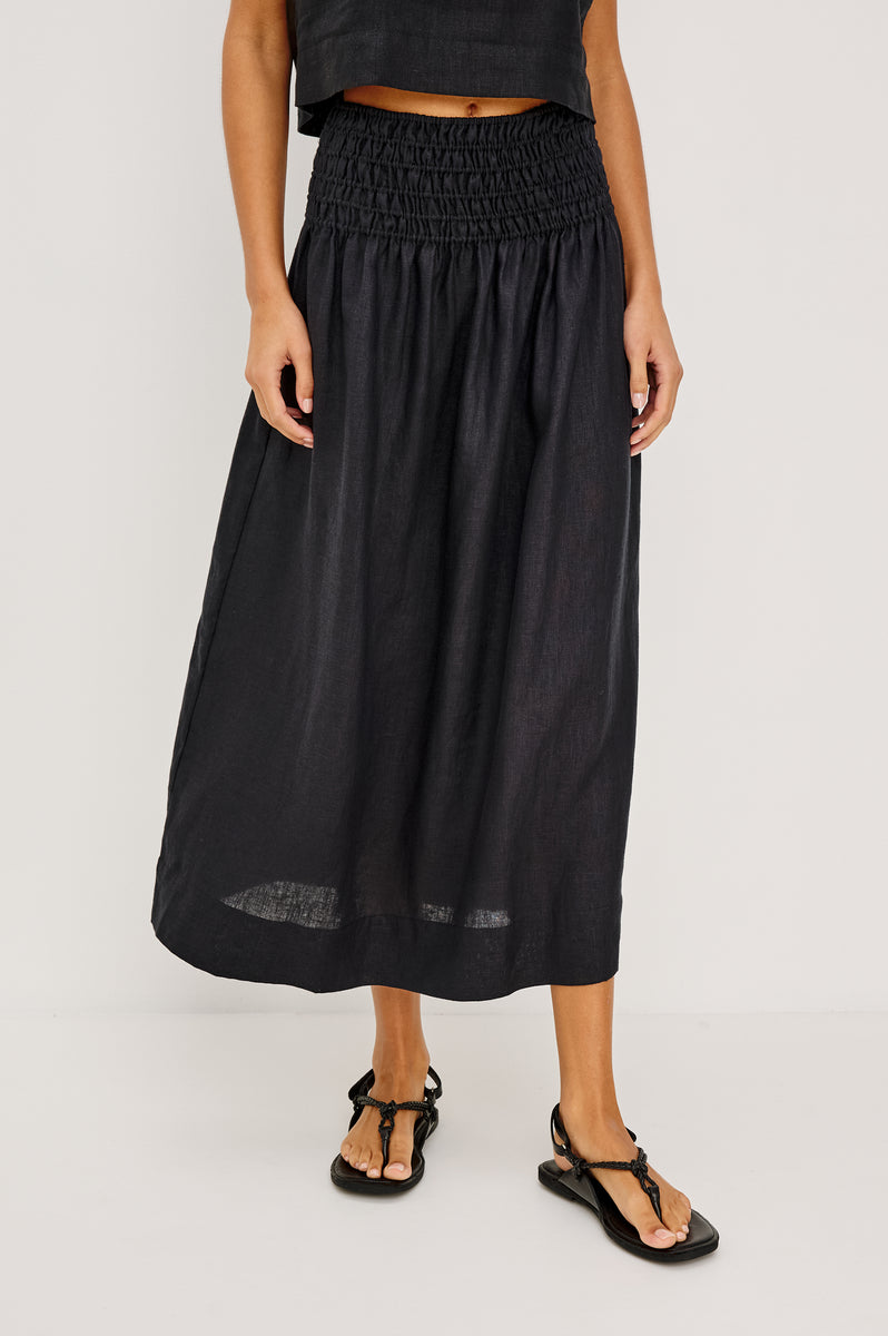 ALESSA-BLACK-LINEN_1_229-240C-