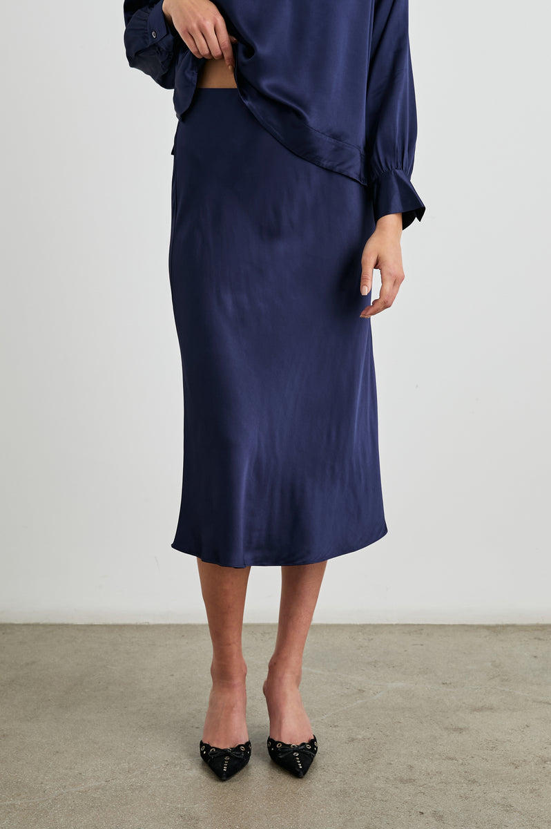 ANYA-NAVY-1_1200x1200.jpg?v=