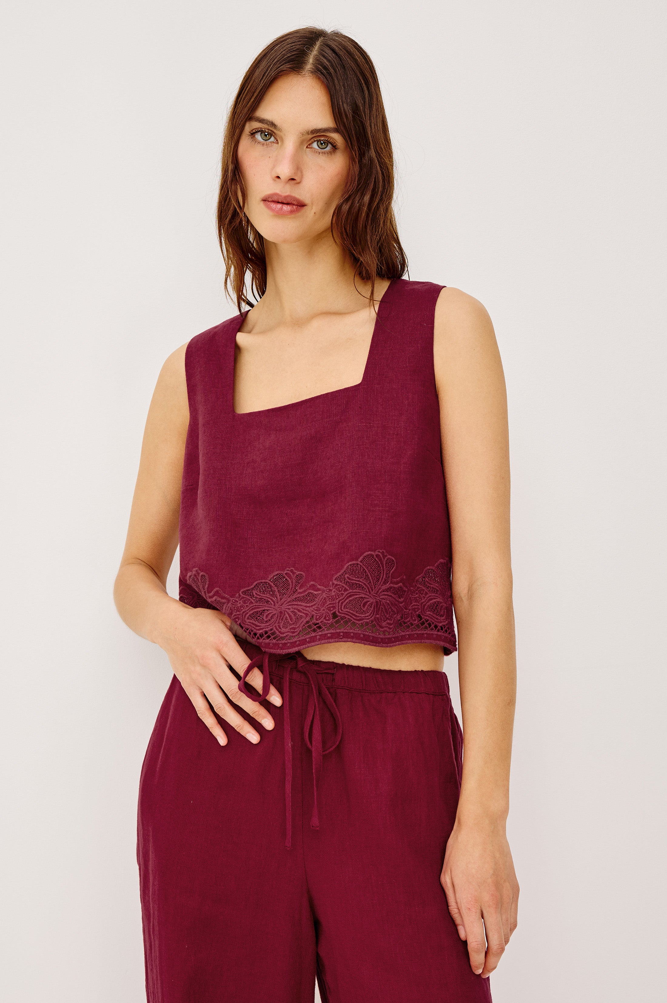 AKIRA TOP - BERRY HIBISCUS EMBROIDERY – Rails