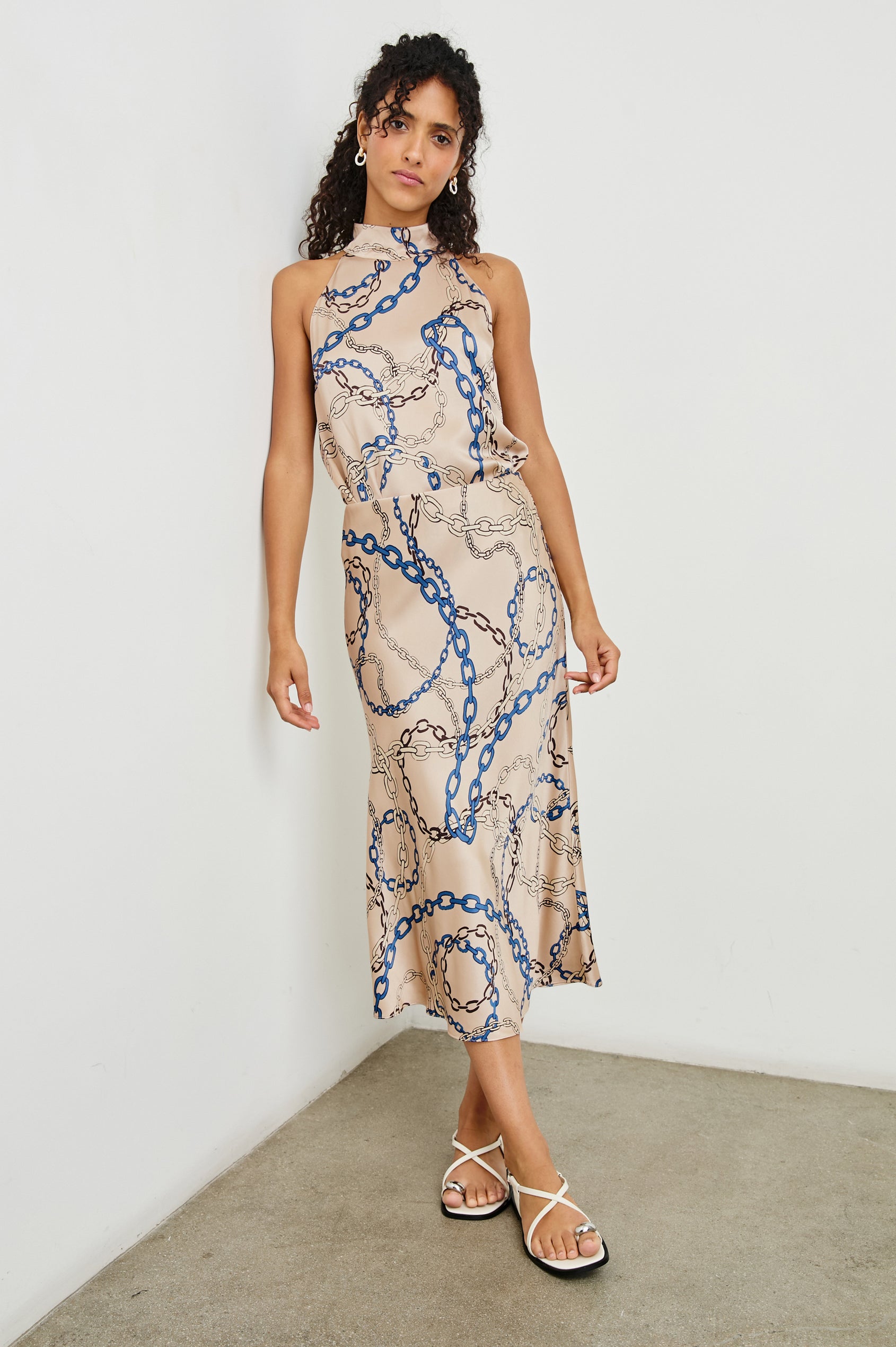 ANYA-CHAIN-LINKS-FULL FRONT BODY