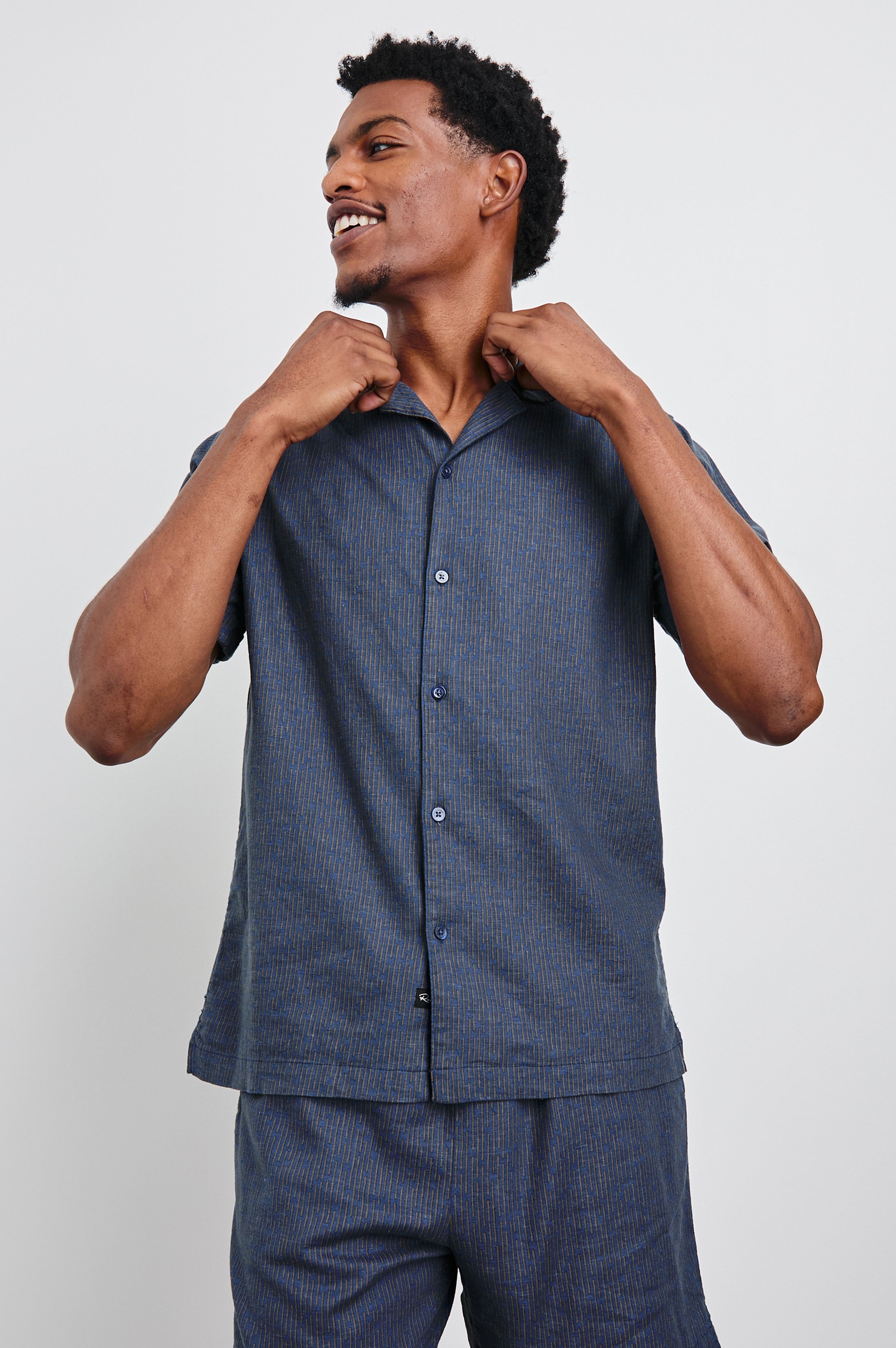ATLAS-NAVY-CEDAR-VERTICAL-