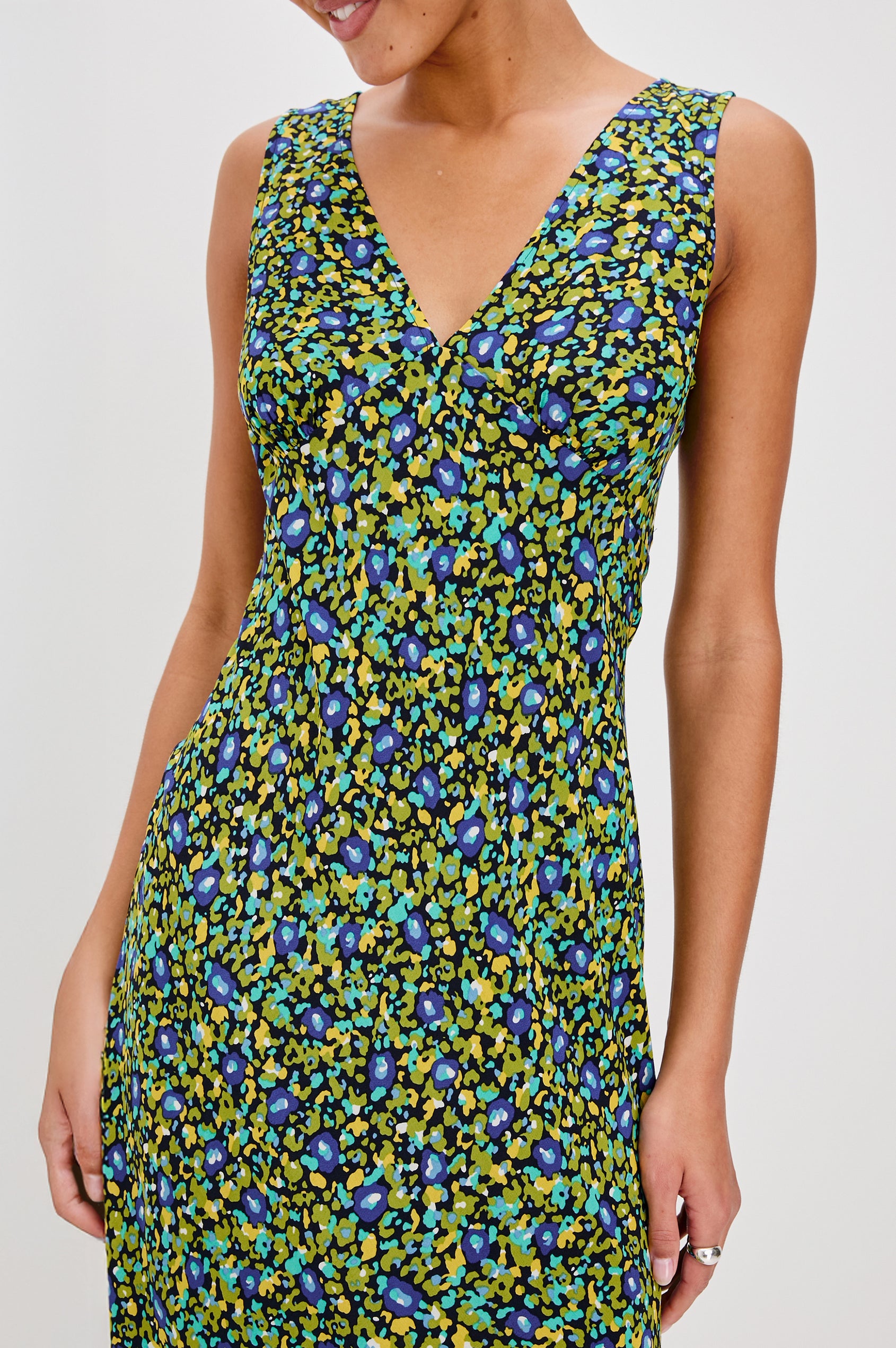 AUDRIANA-ABSTRACT-GARDEN-DETAILS