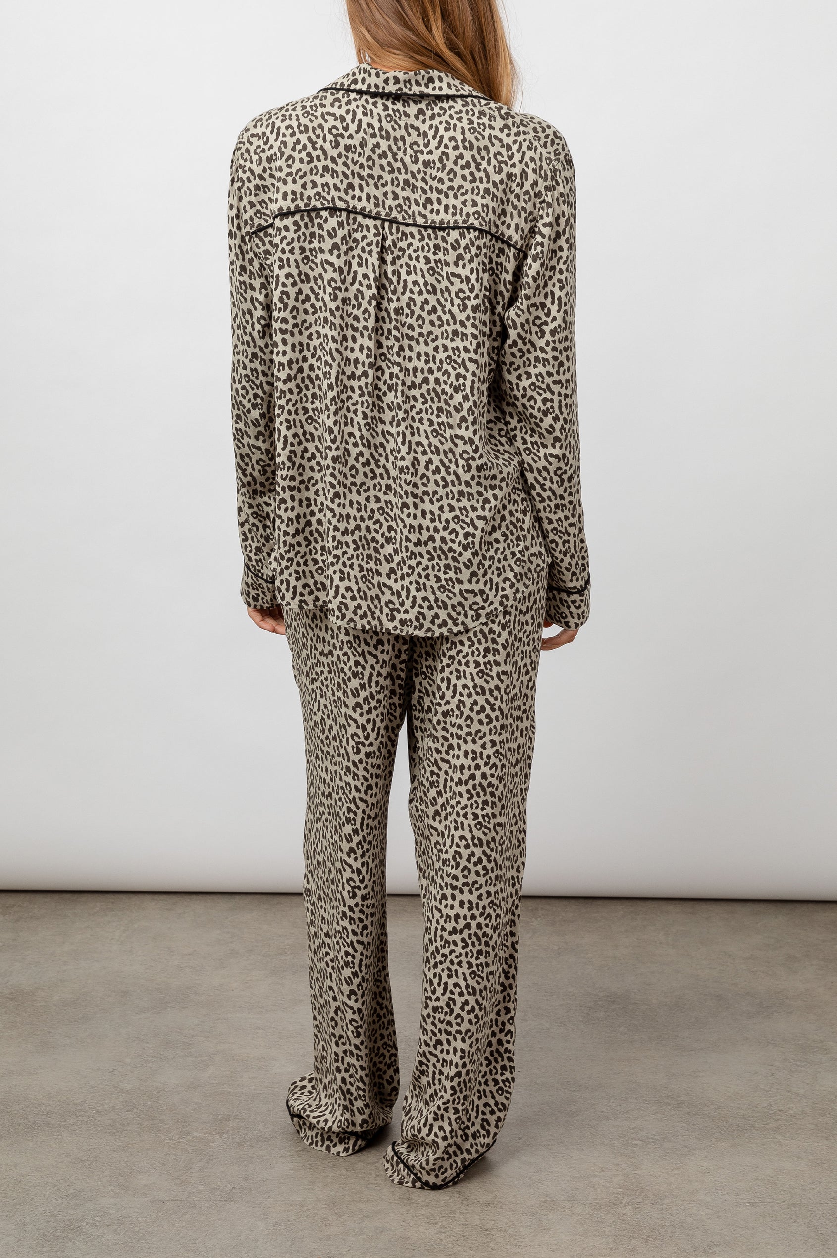 CLARA-BLACK-CHEETAH-SPOTS-BACK