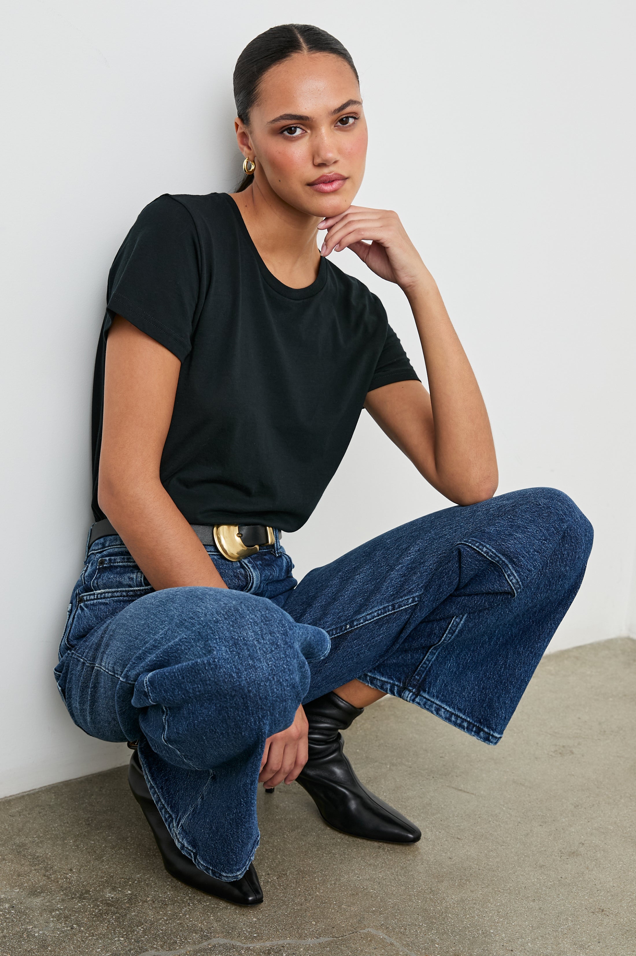 CLASSIC CREW NECK T-SHIRT - BLACK – Rails