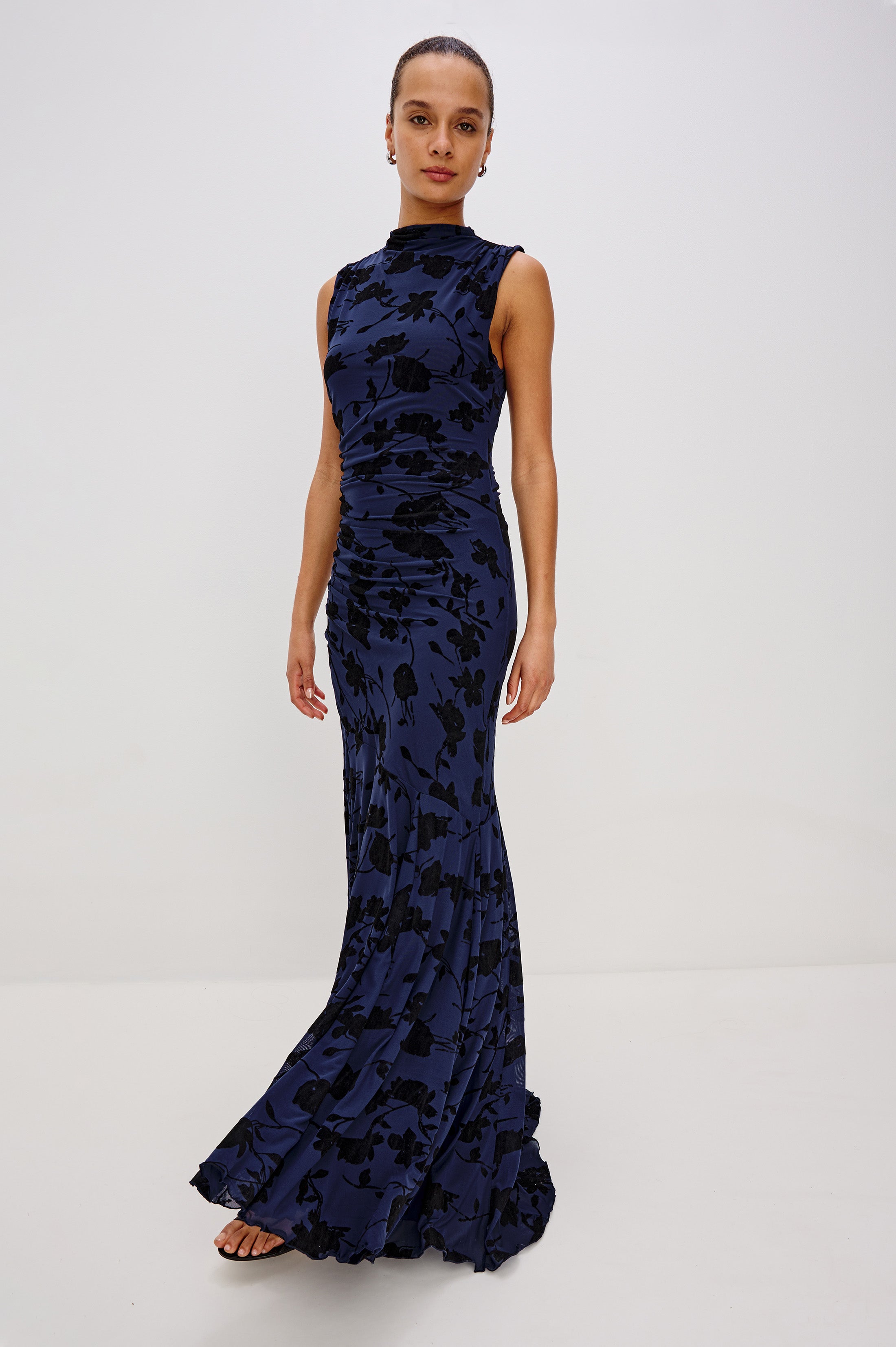 COSMOS DRESS - NAVY TOSSED ROSES – Rails