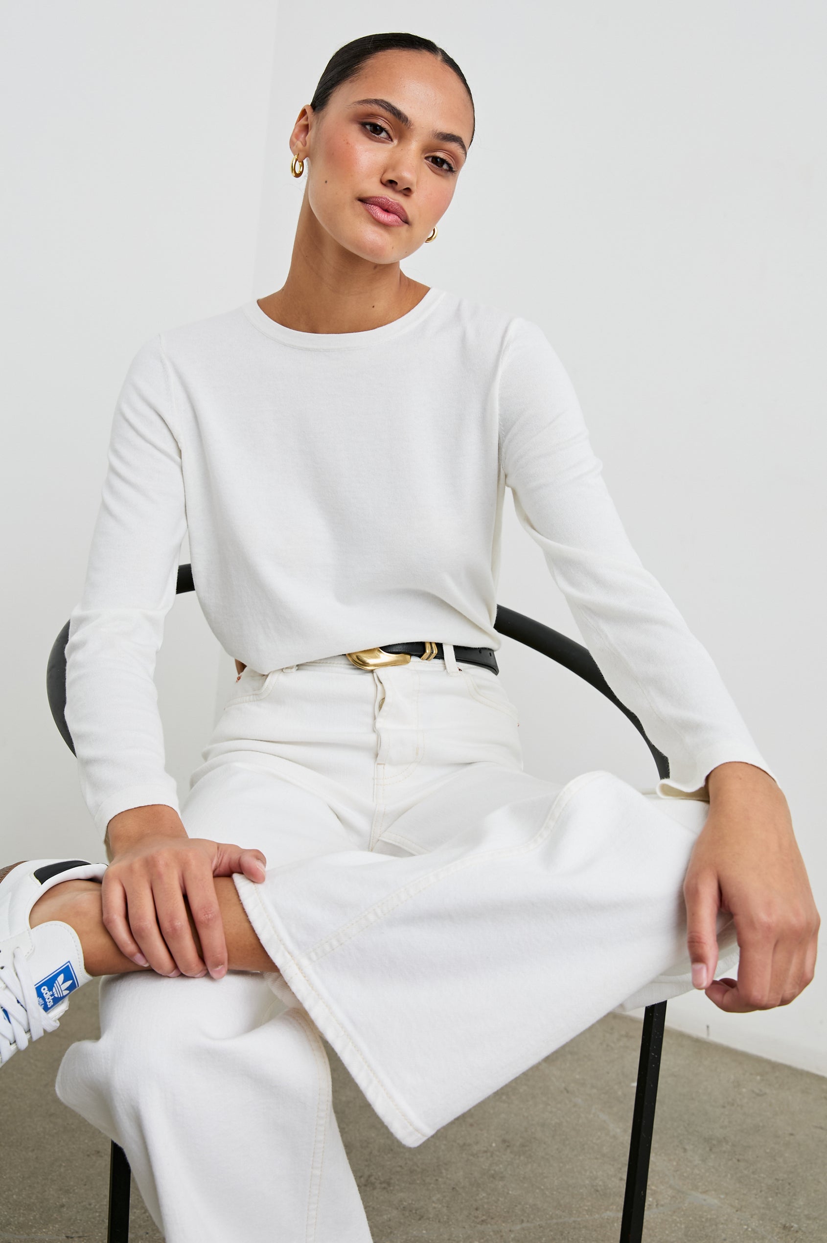 COTTON-CASHMERE-LONG-SLEEVE-TEE-WHITE-FRONT ANGLE
