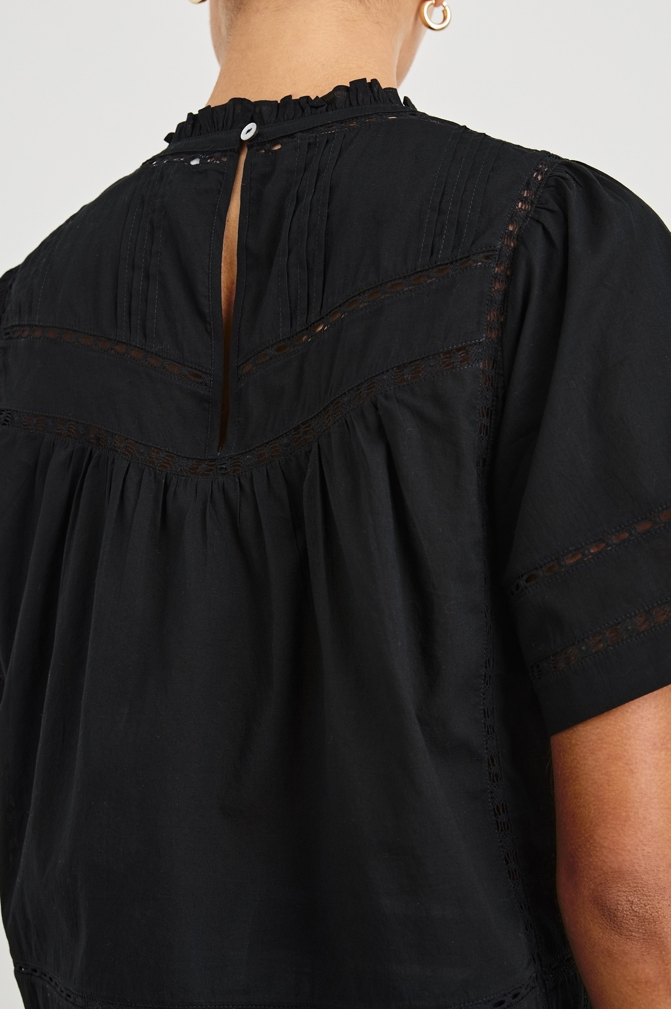 bibiy DAISY TULLE TOP BLACK DAISY TULLE TOP/155cm/着用サイズF｜Bibiy.