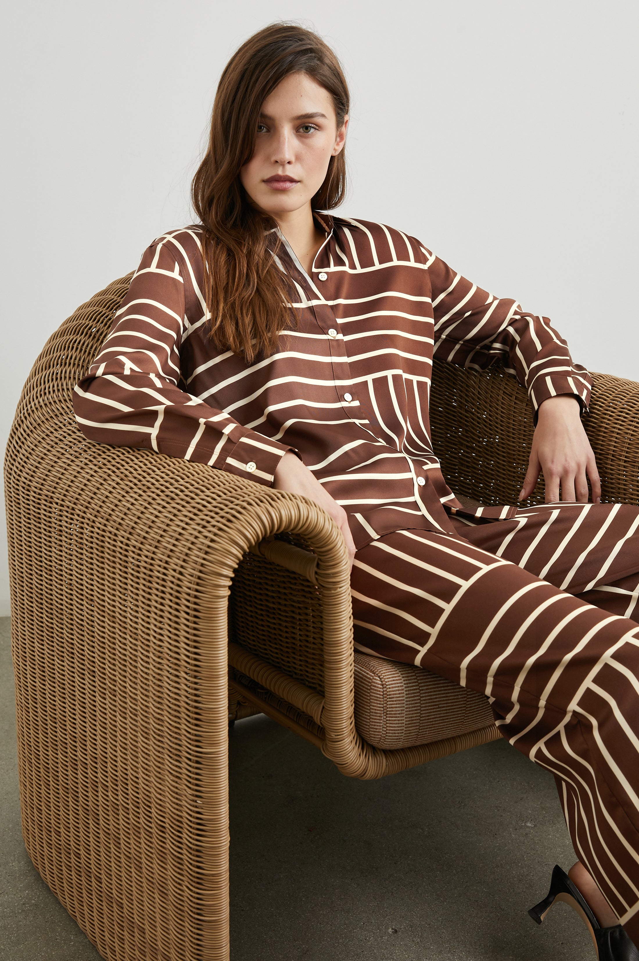 DAMANI PANT - BROWN LINE ART – Rails