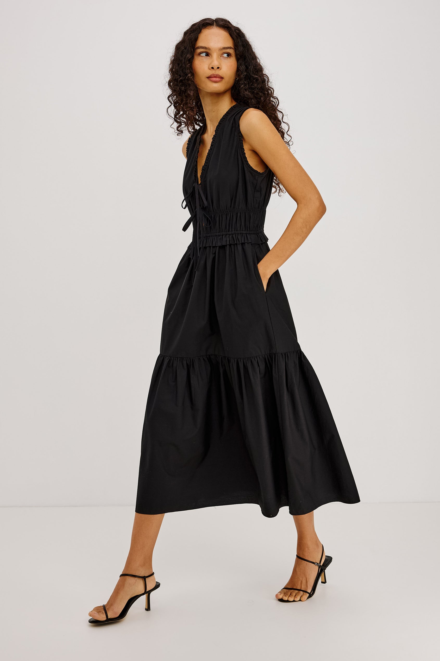 rails black dress | Dia - | Size M Low iron if necessary or dry clean. Rails Colleen Dress in Black