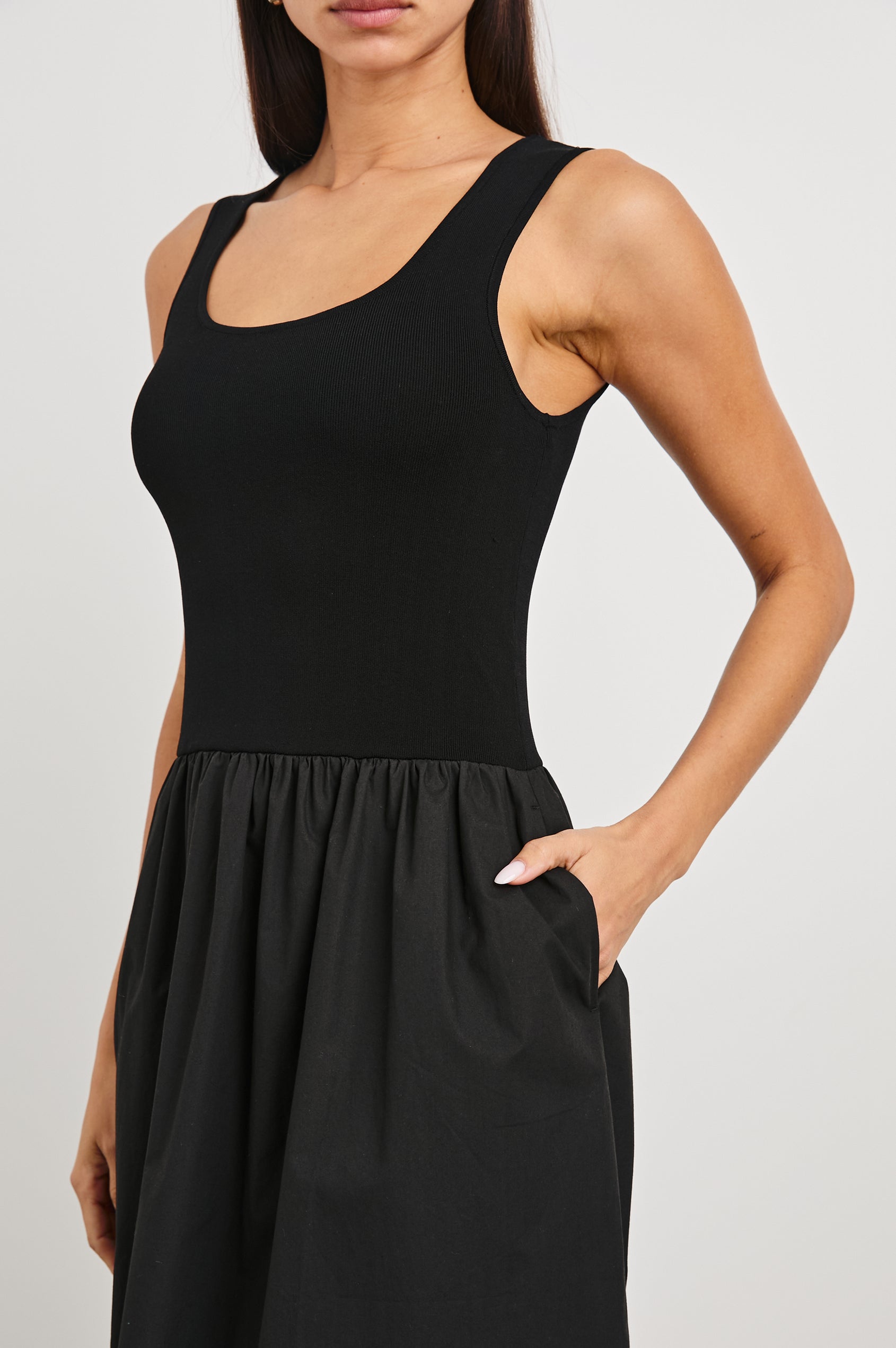 Dia tank midi dress with scoop neck and fitted bodice in Black - close up of details on model
