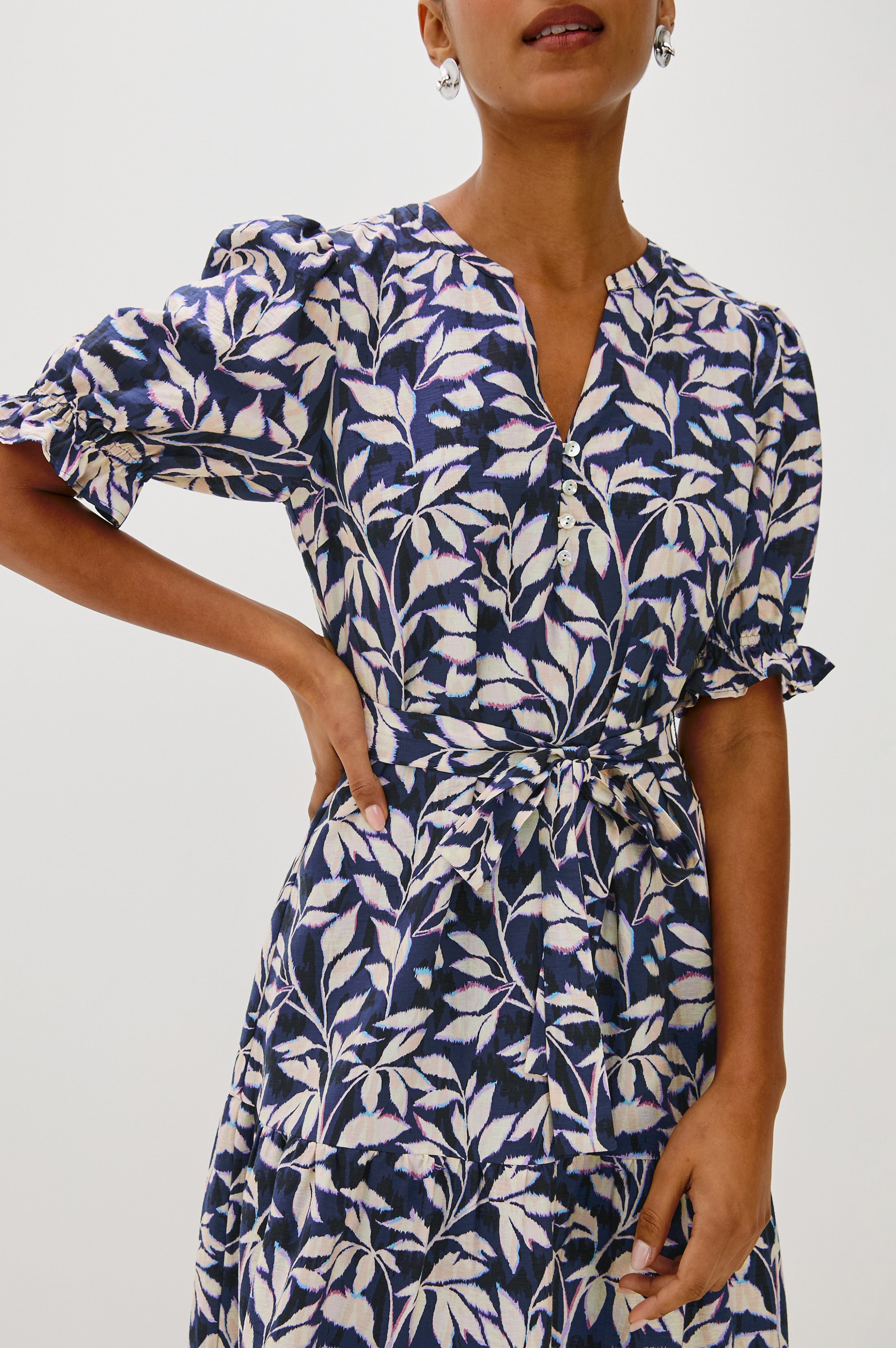 ELIANA DRESS - NAVY VINES – Rails