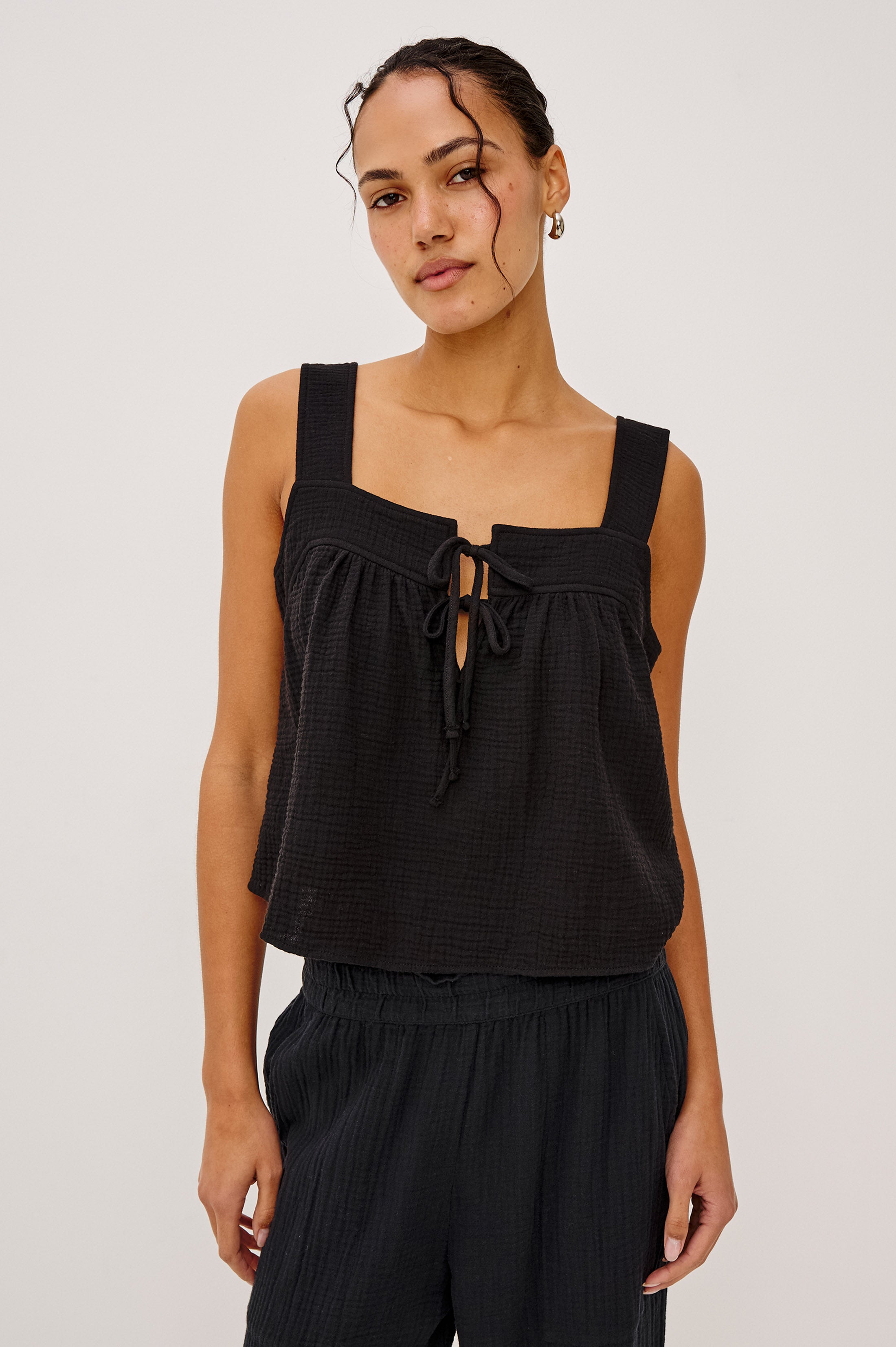 ENYA TOP - BLACK GAUZE – Rails