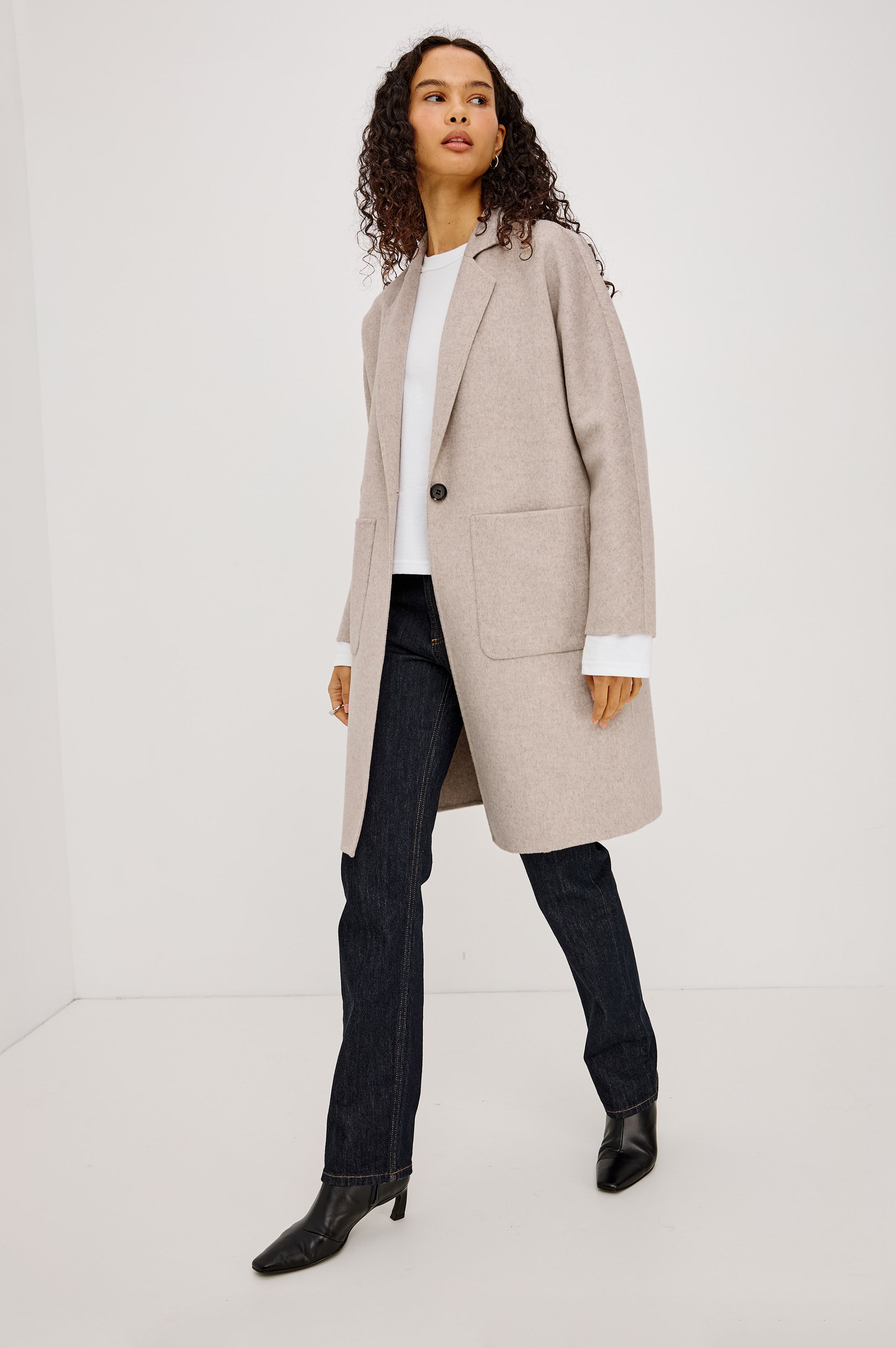 トクコプルミエヴォル　BRITISH 　強撚スムース　ＰＯ Beige EVEREST COAT - OATMEAL – Rails