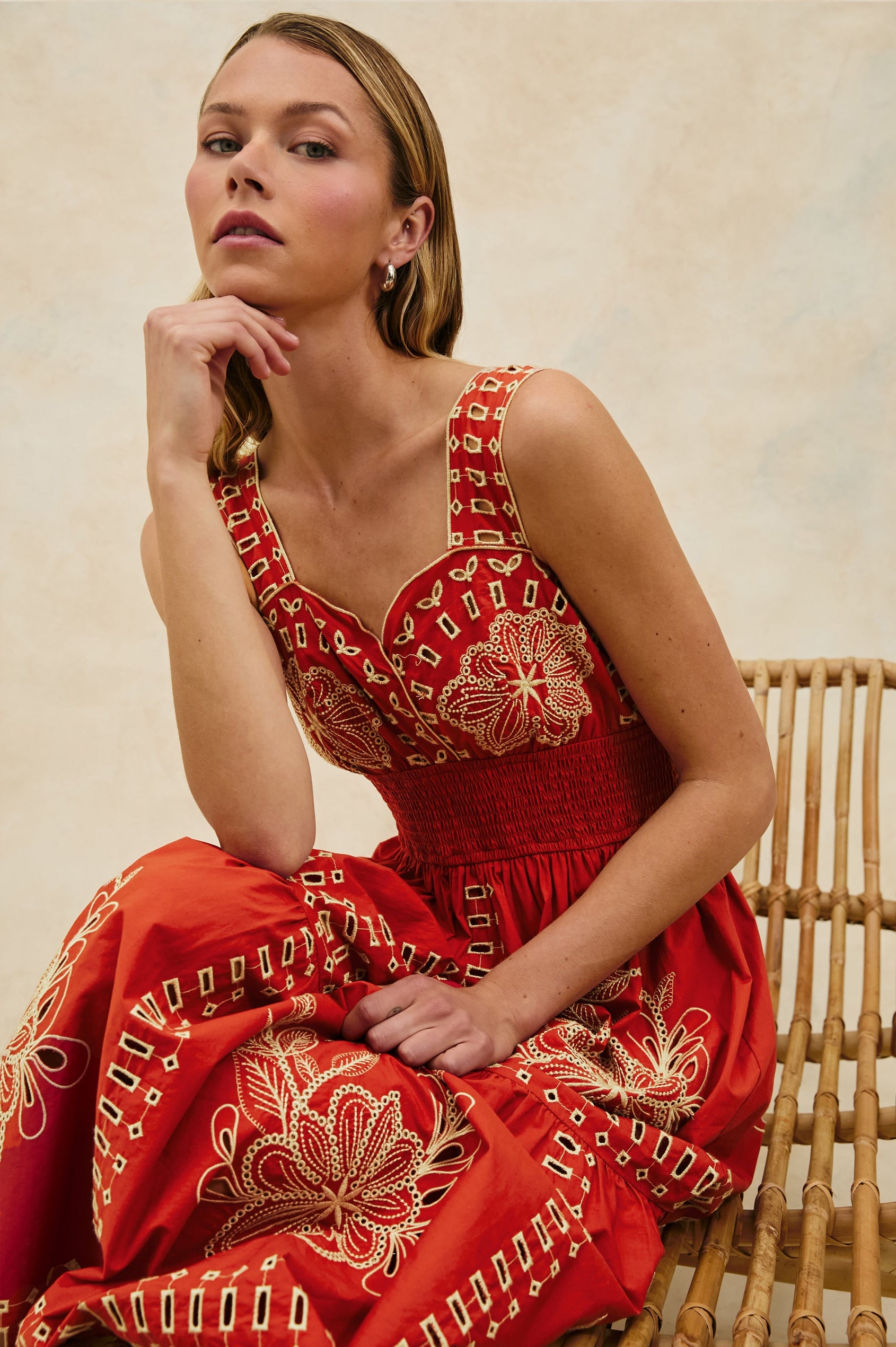 FAWN-TERRACOTTA-STYLIZED SITTING