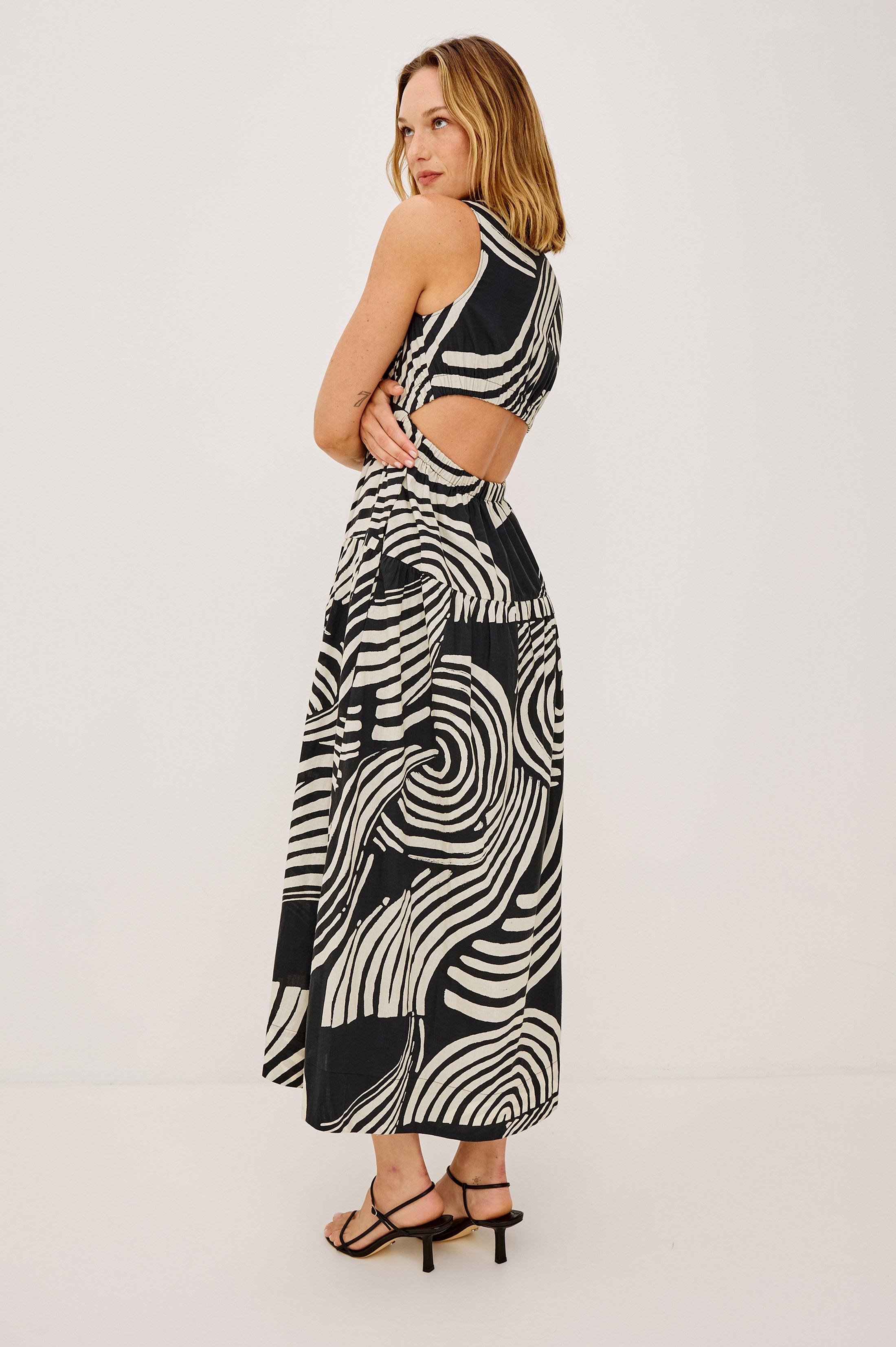 onyx and camel knit geo marie dress Rails Women's Genevieve - Black - Size XS accentuates your curves while