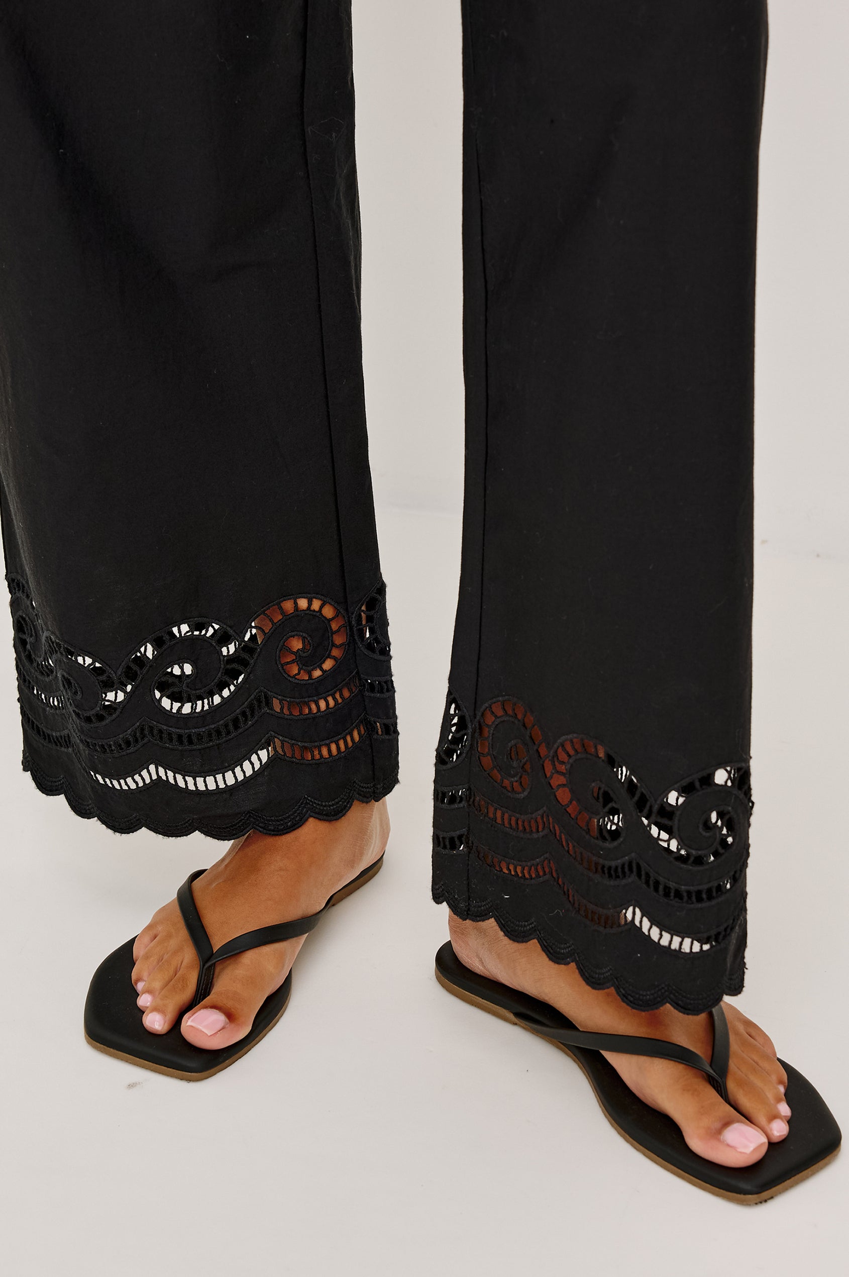 HENRIK PANT - BLACK EMBROIDERY