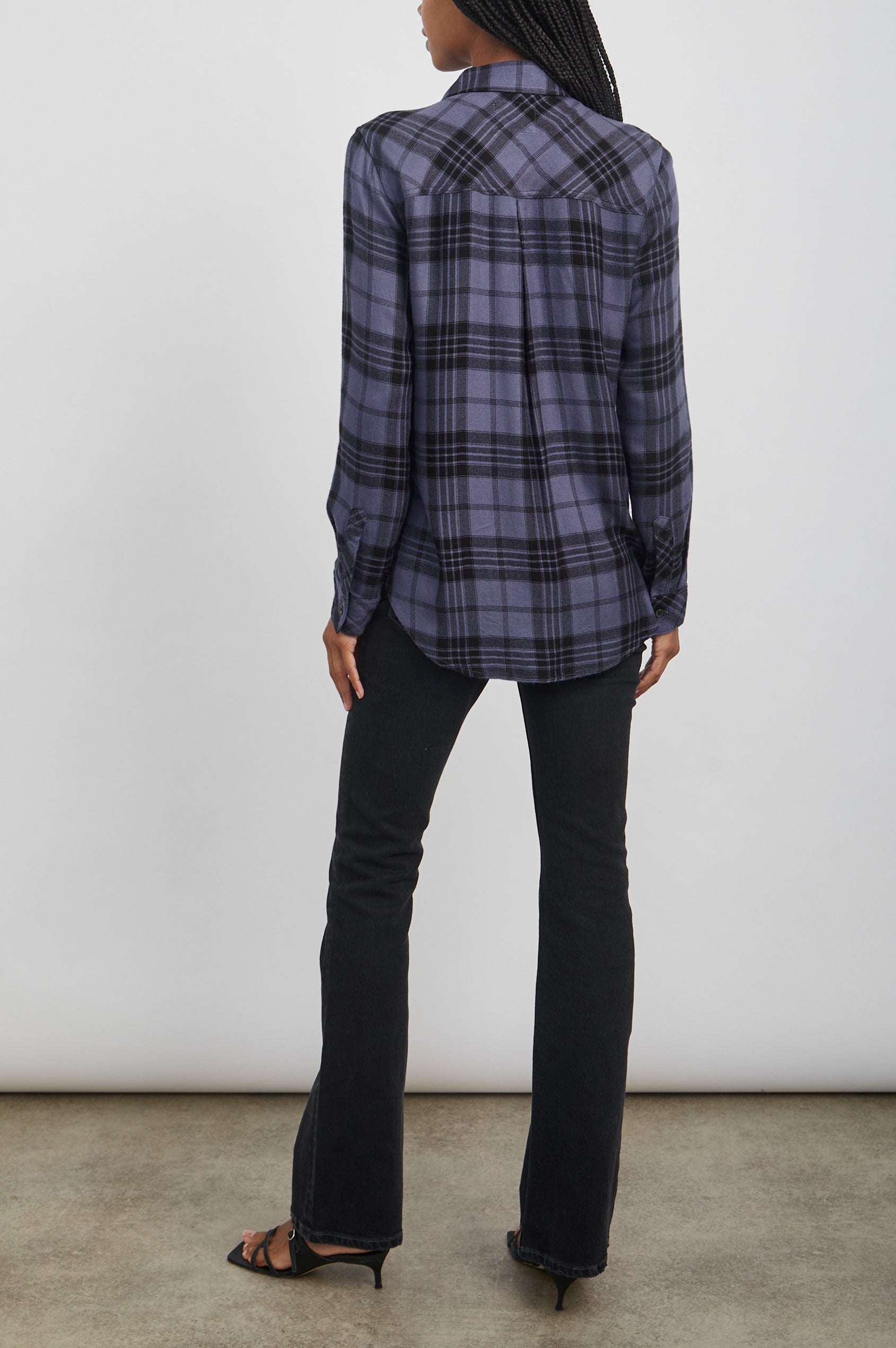 HUNTER-SAPPHIRE-ASH-BACK