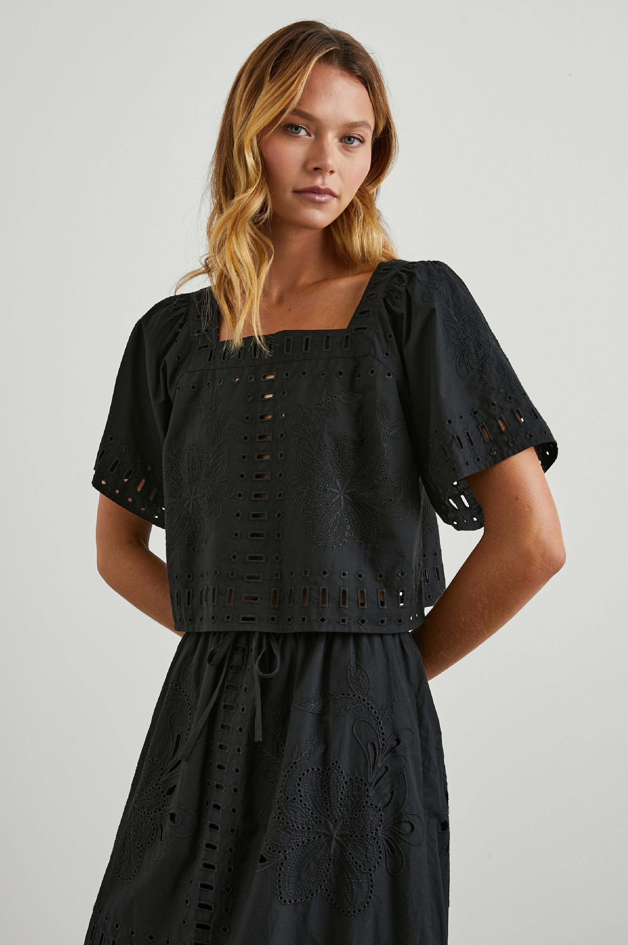 LAINE TOP - Black – Rails
