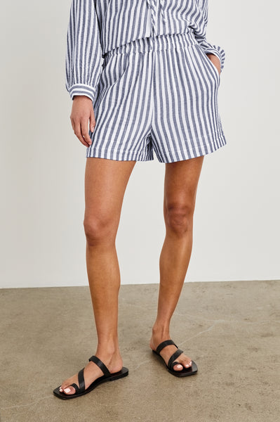 アパルトモン☆ROBELITE&amp;CO. OVERSIZE STRIPE Women's White/blue striped Oversized Shirt | H&M US
