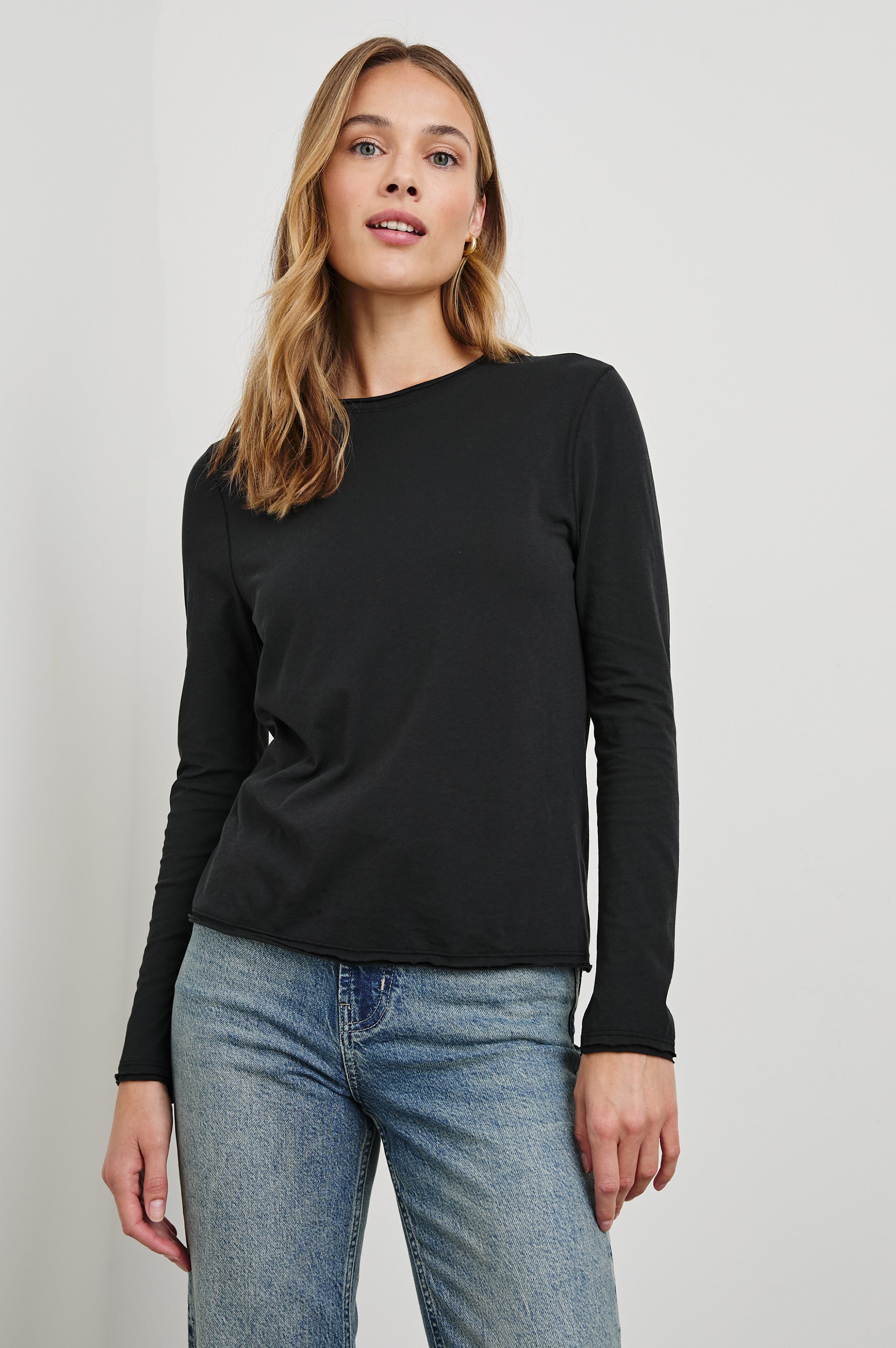 LONG SLEEVE CREW NECK T-SHIRT BLACK – Rails