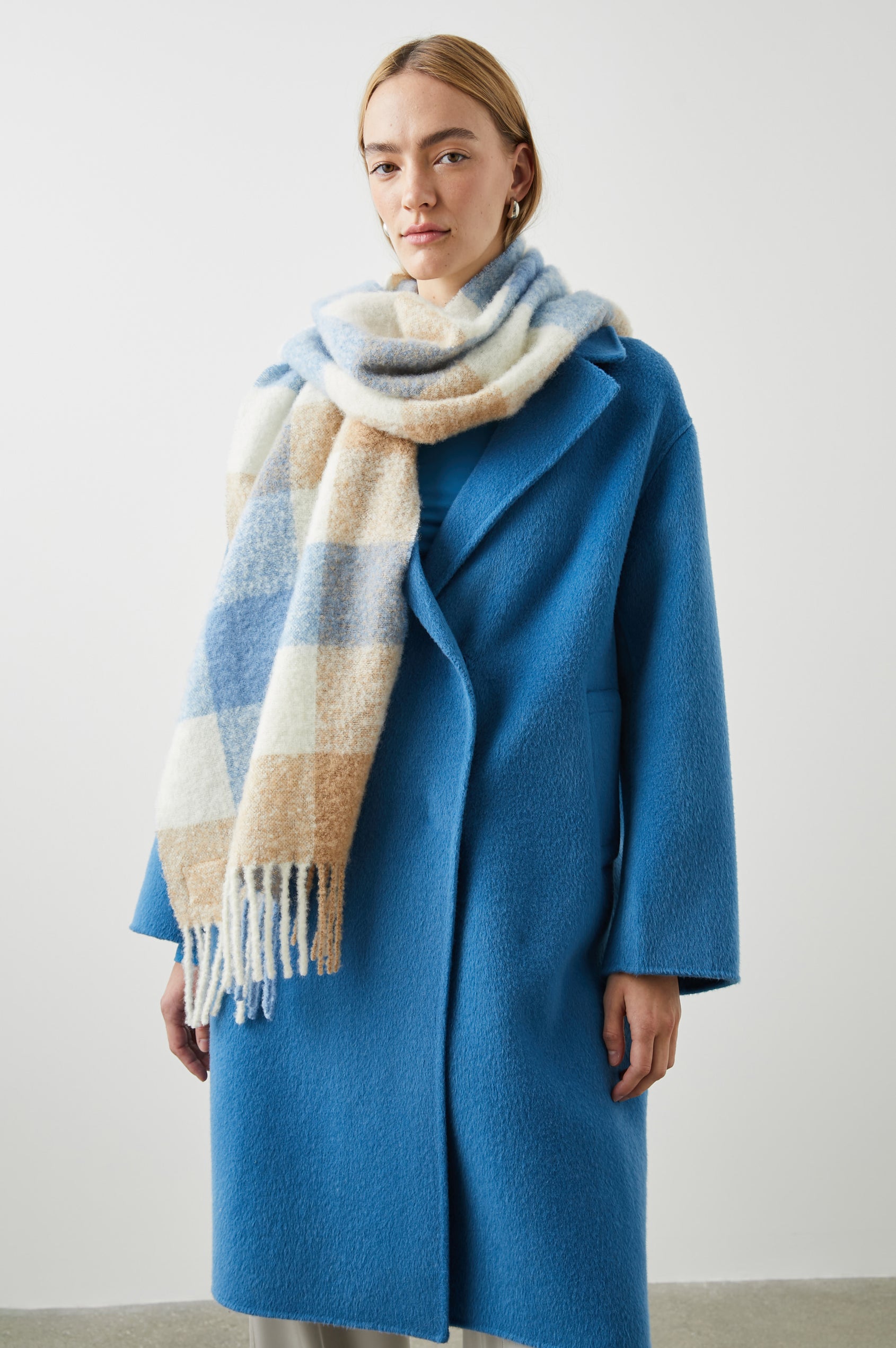 LORA-BLUEBELL-IVORY-FRONT ANGLE