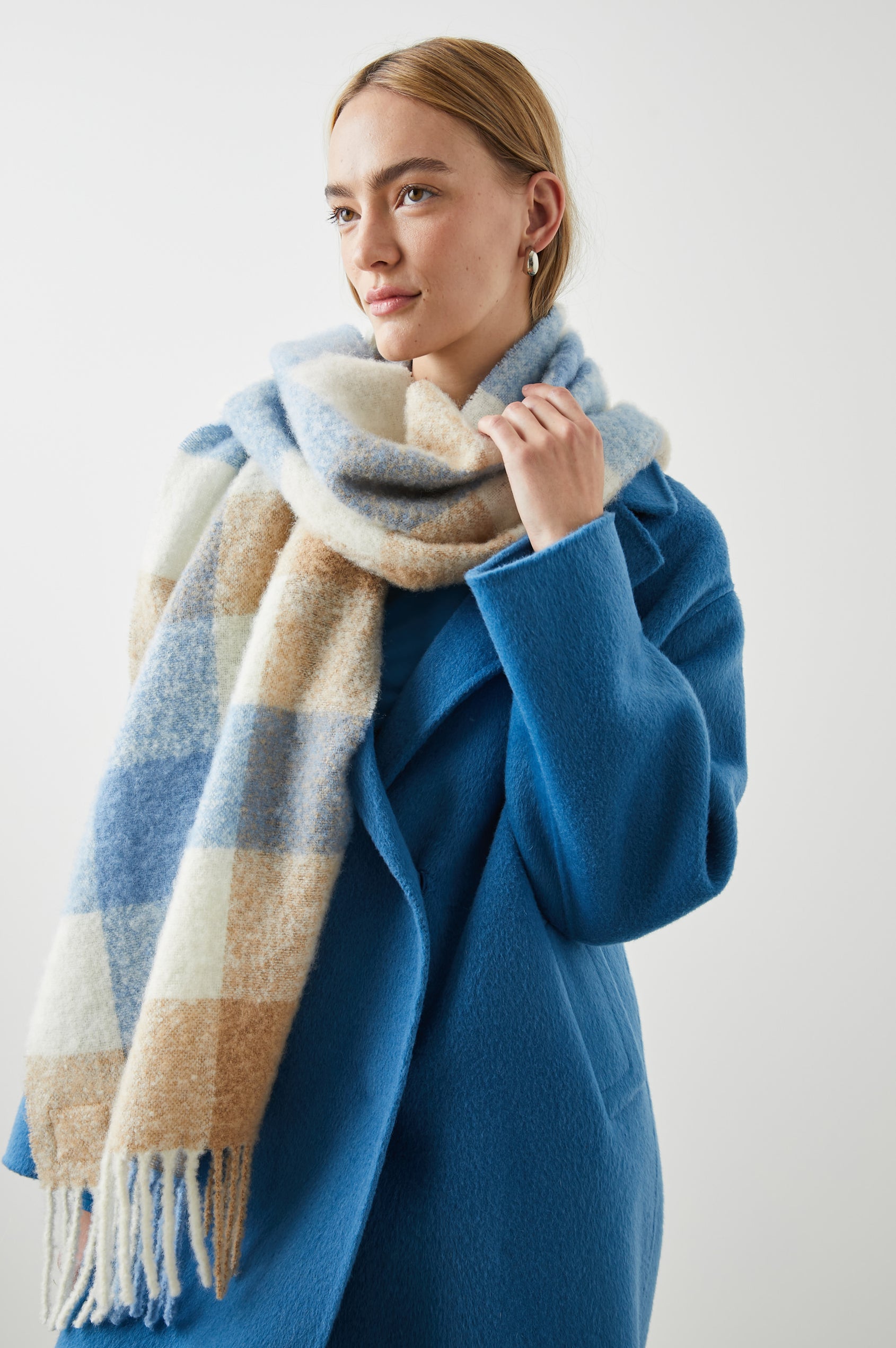 LORA-BLUEBELL-IVORY-FRONT