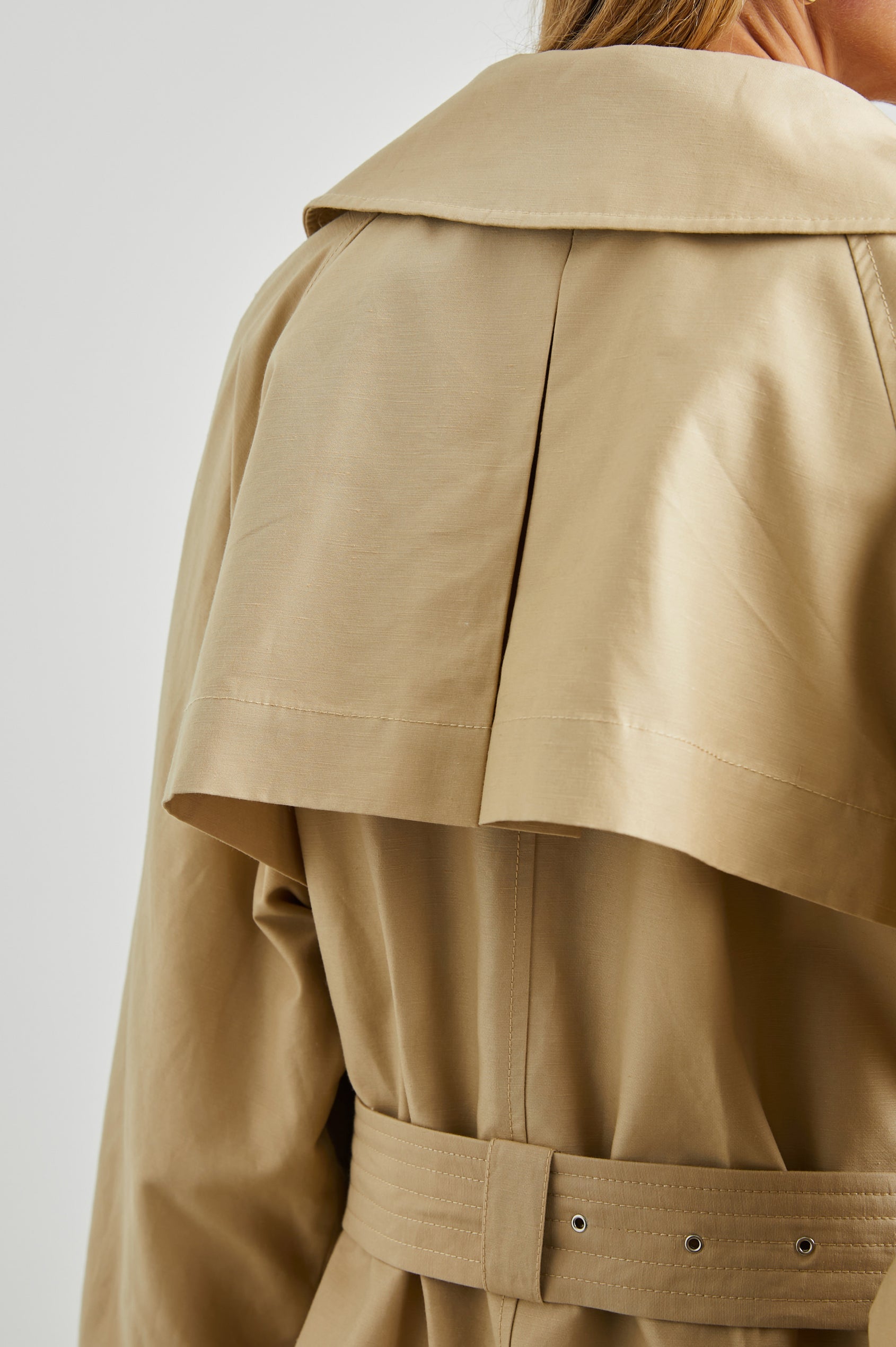 LUCIEN-KHAKI-BACK DETAIL