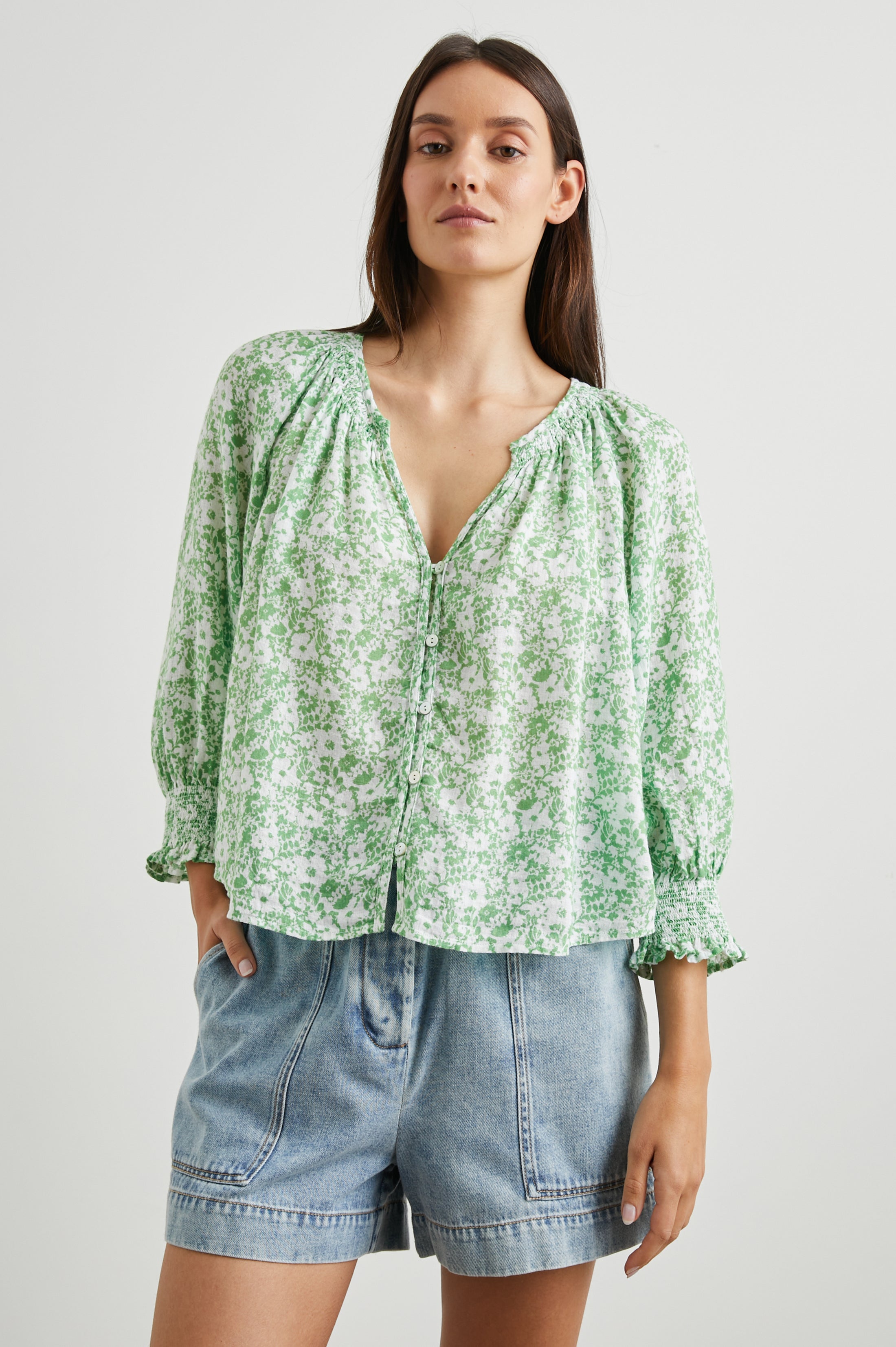 MARIAH TOP - GREEN TEXTURE FLORAL – Rails