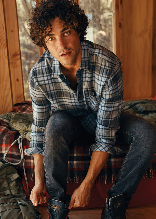 EDITORIAL DETAIL IMAGE OF MODEL WEARING LENNOX SHIRT