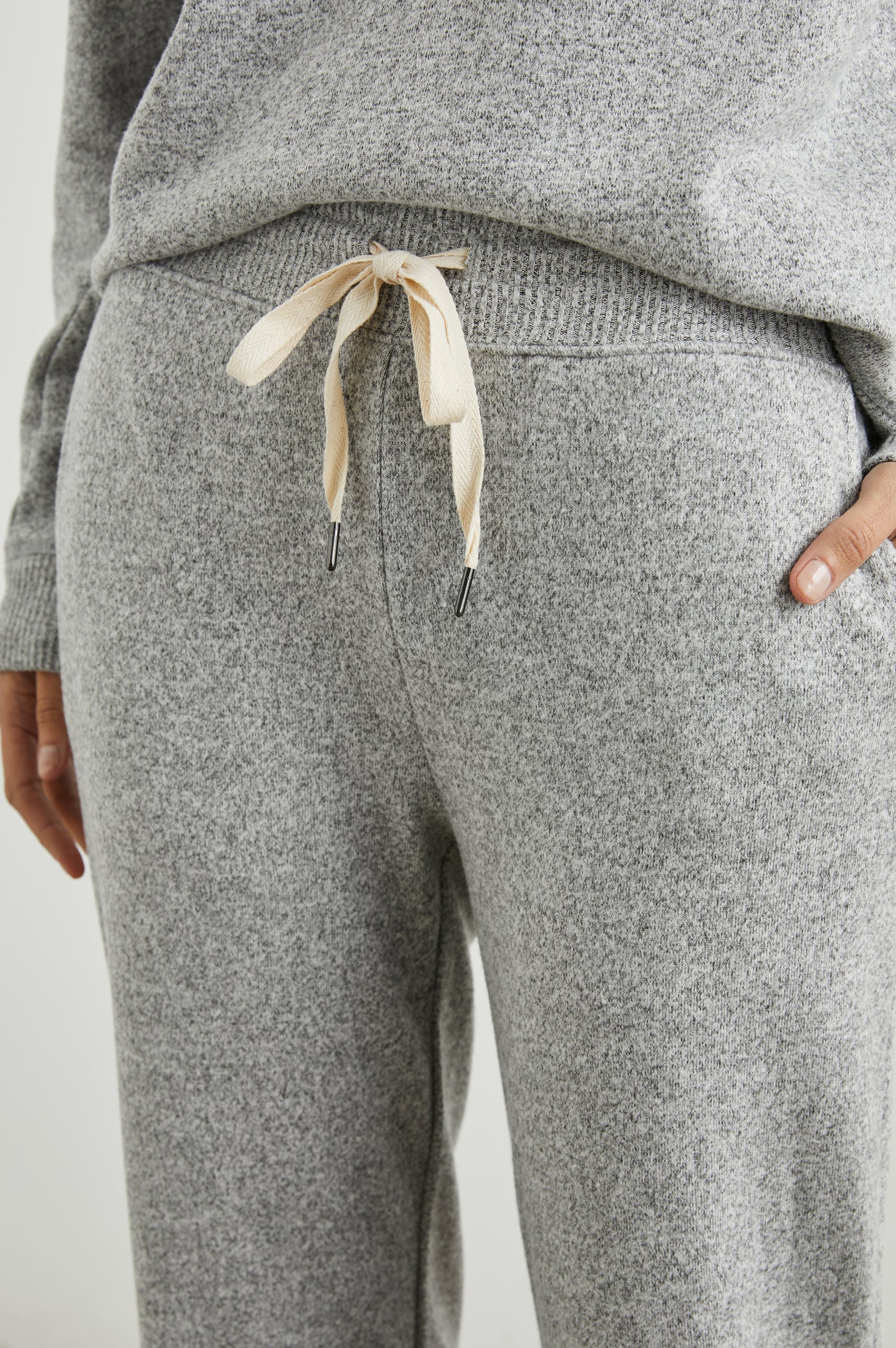 OAKLAND-MELANGE-GREY-DETAIL