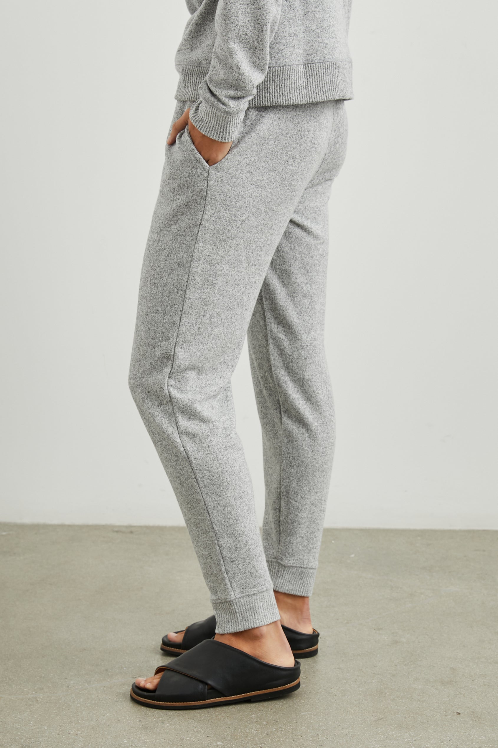 OAKLAND-MELANGE-GREY-SIDE