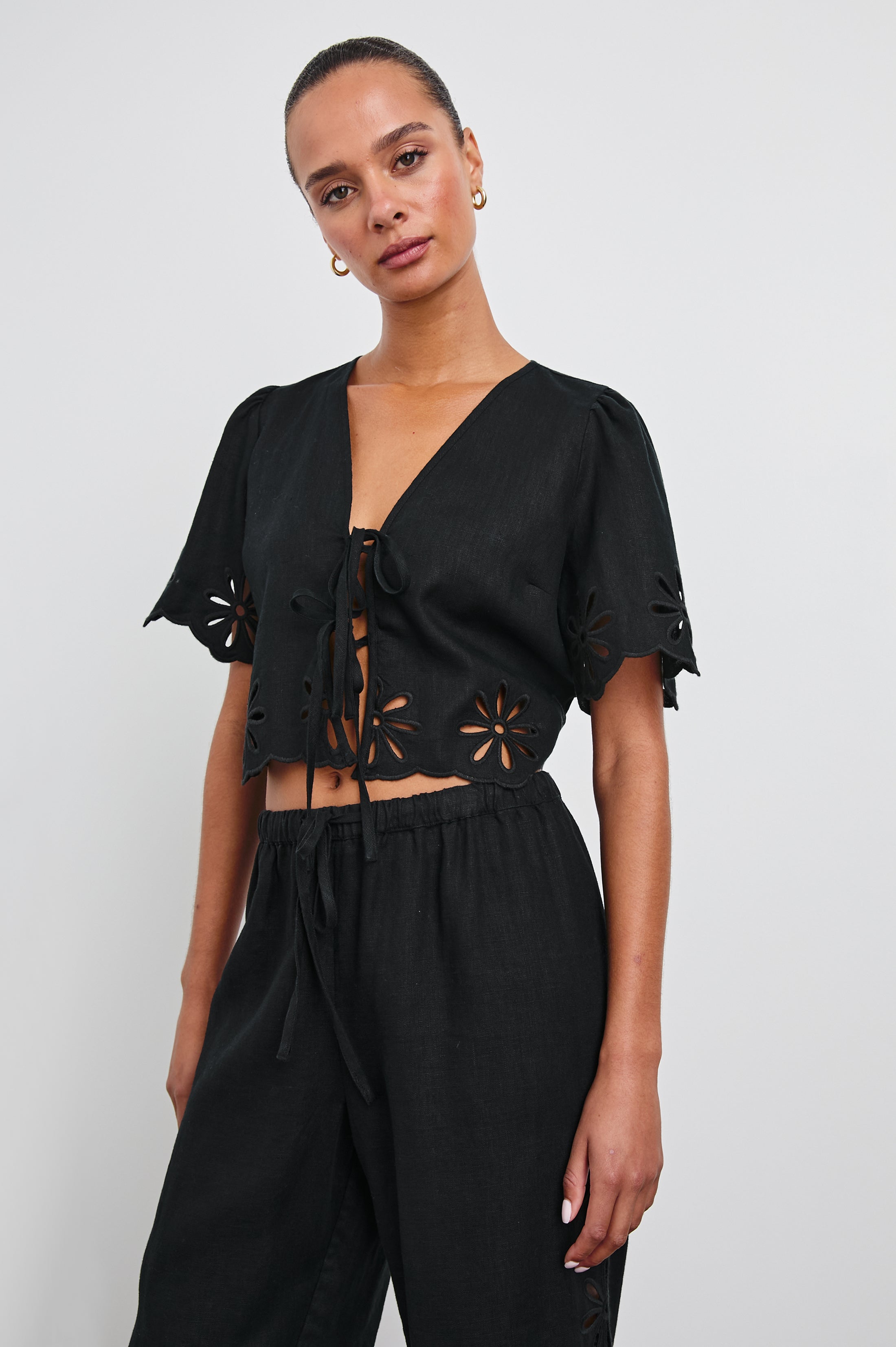 PARI TOP - BLACK EYELET – Rails