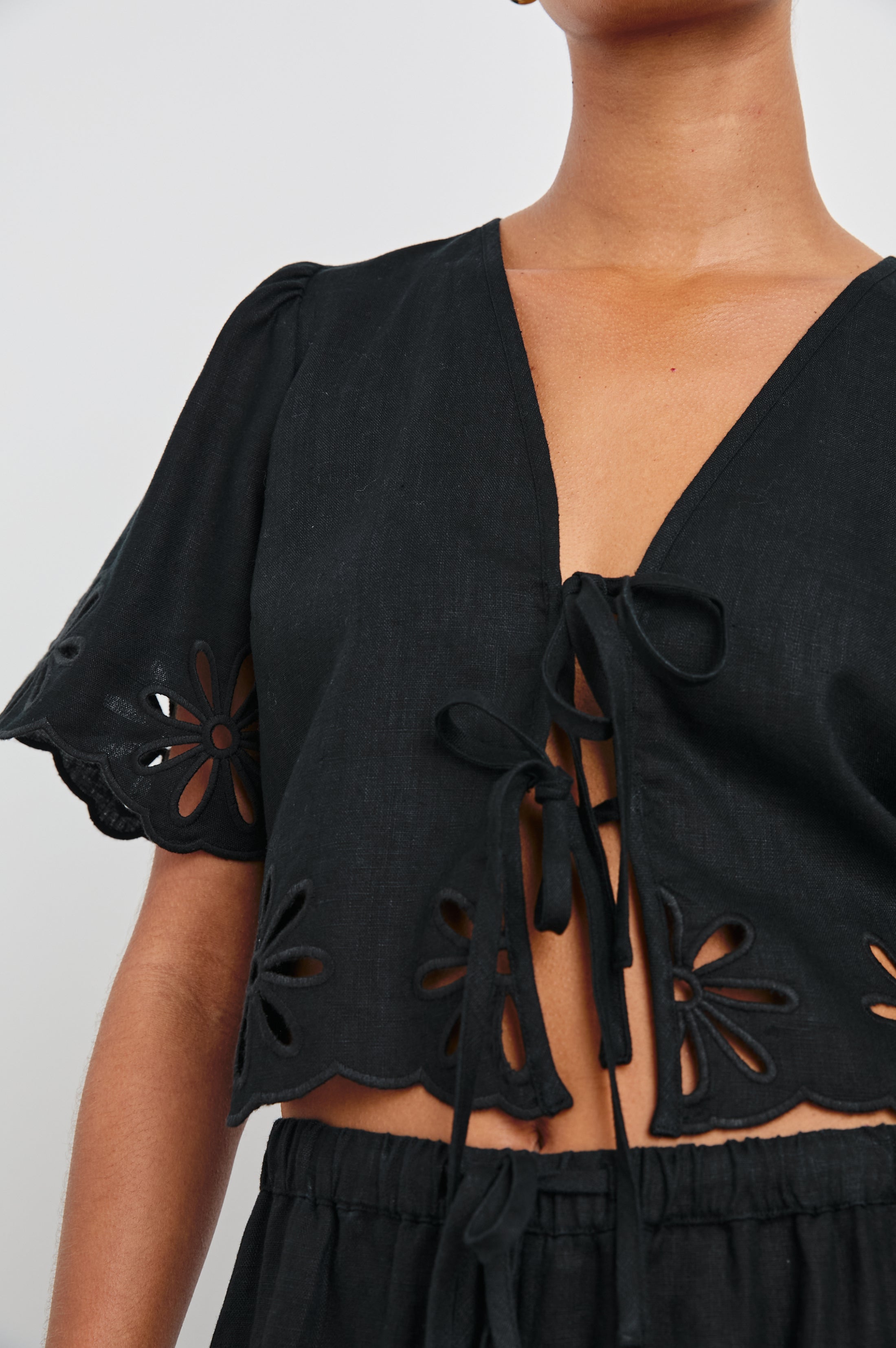 PARI TOP - BLACK EYELET – Rails