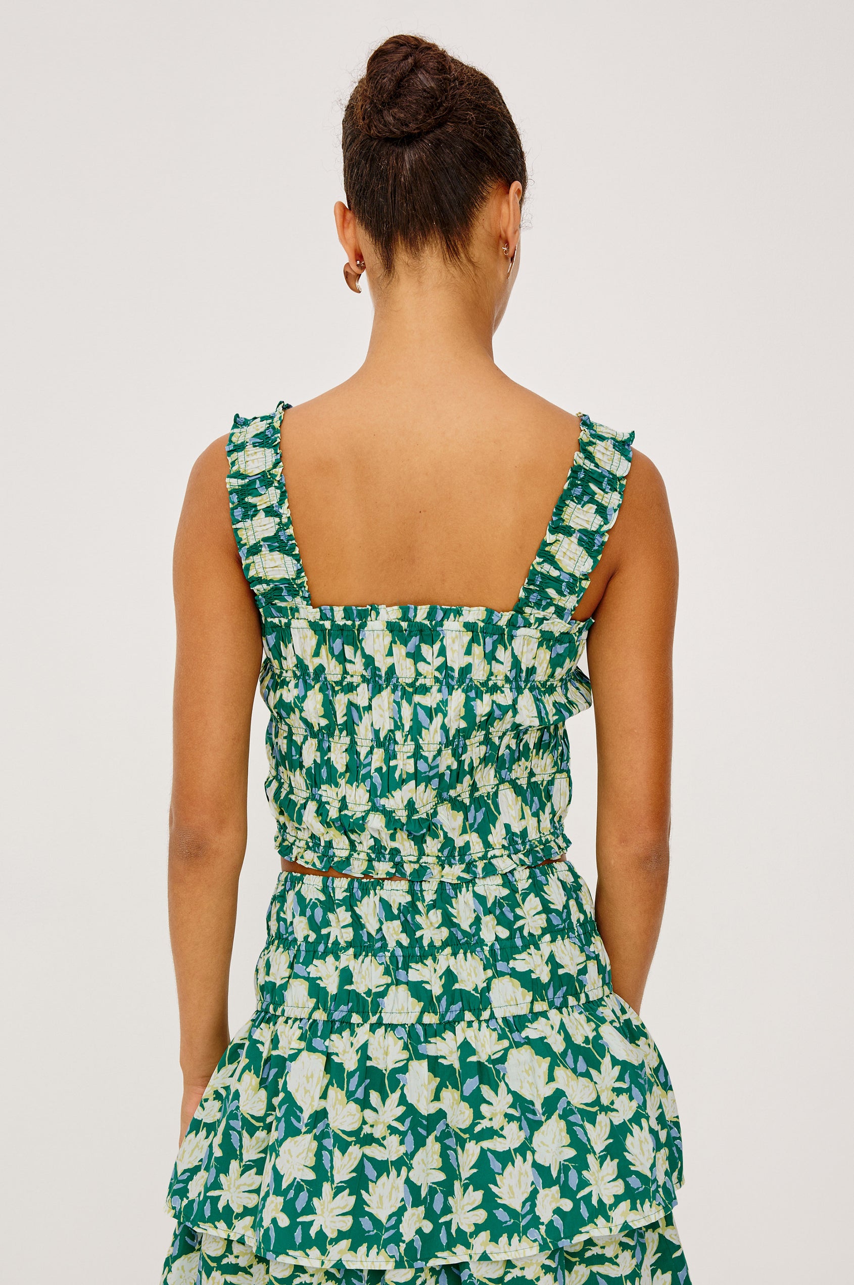 love quinn green dress My Ranking of Love Quinn's outfits : r/YouOnLifetime