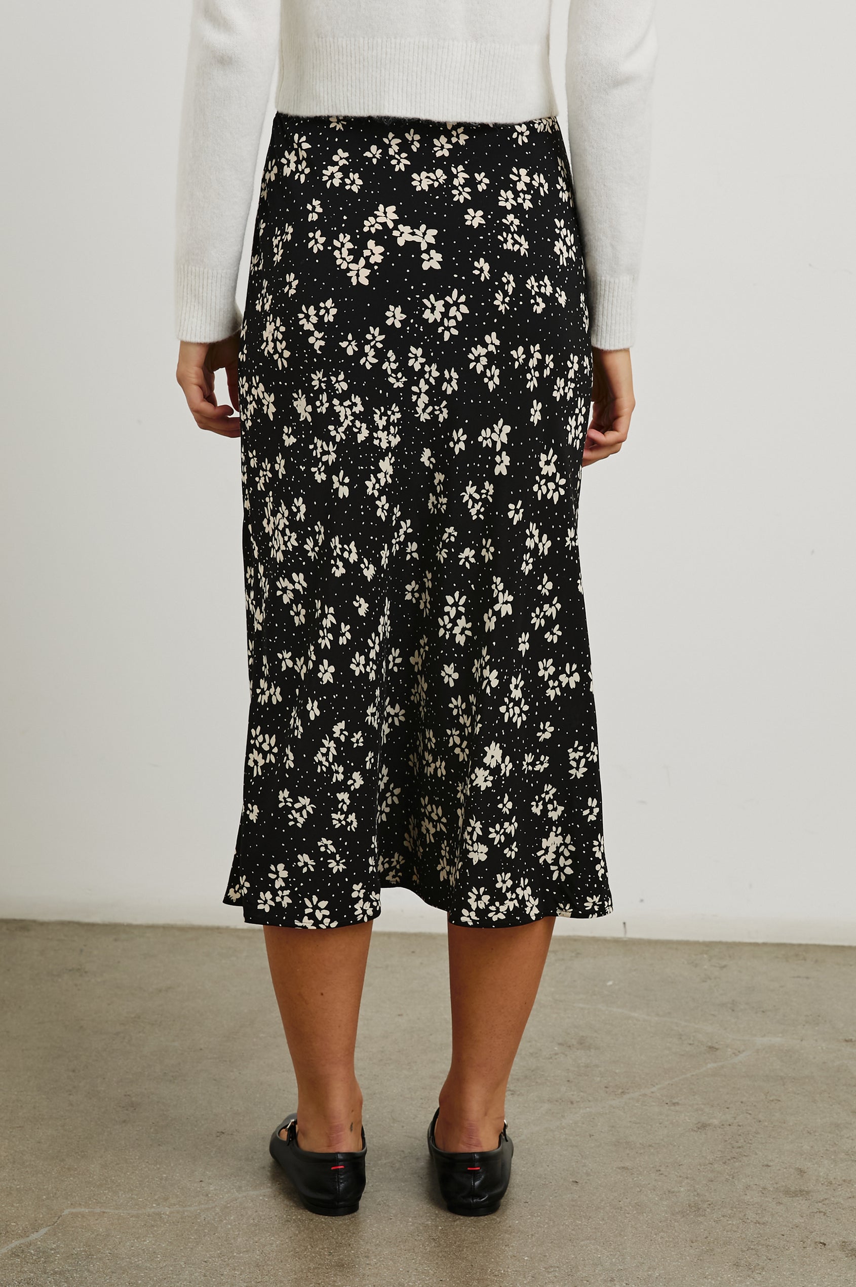 ROSETTA-NOIR-FLORAL-BACK
