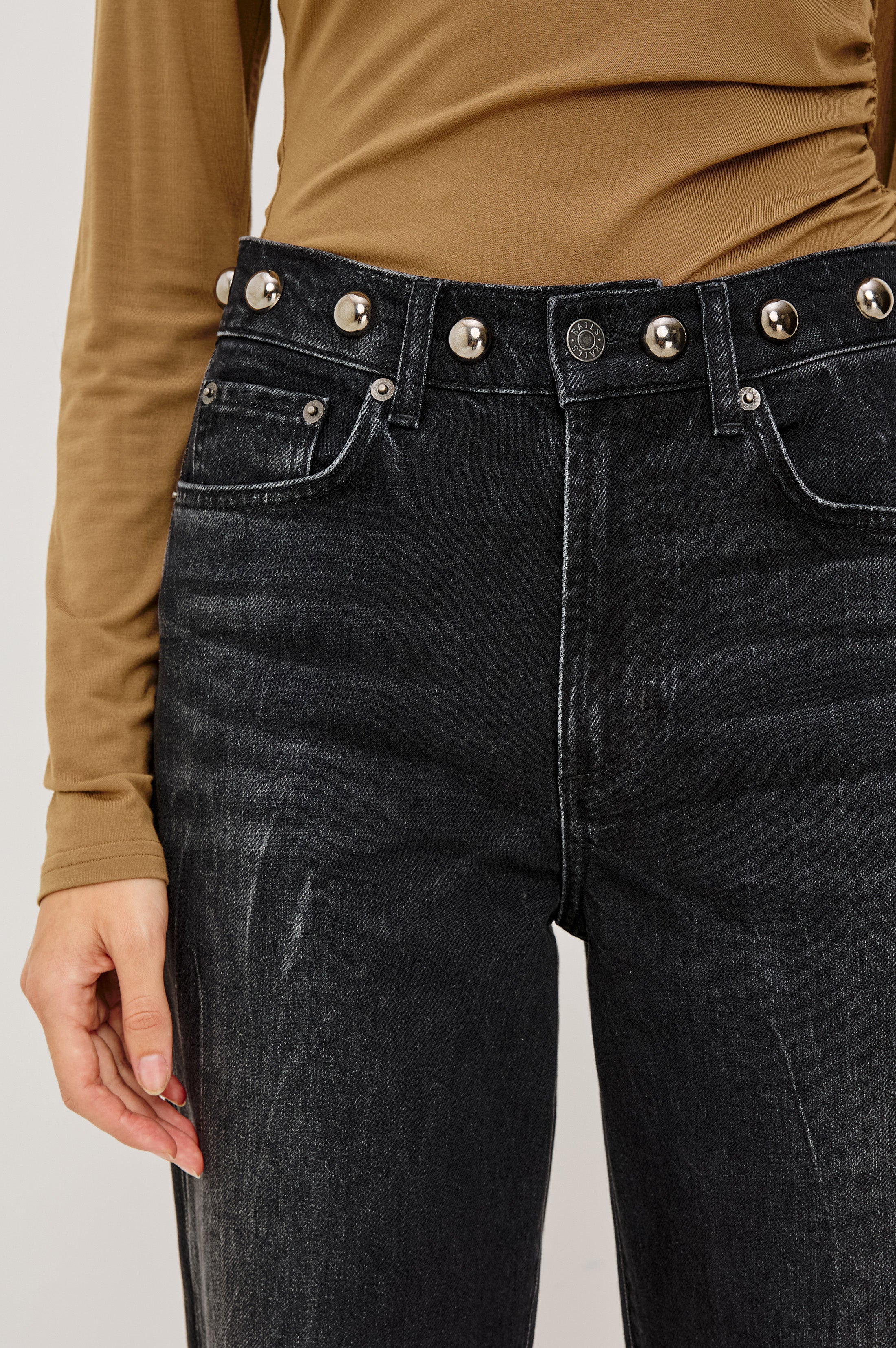 ボトムス Soor Ploom eloise black denim SAMO BARREL LEG - BLACK STONE STUDDED – Rails