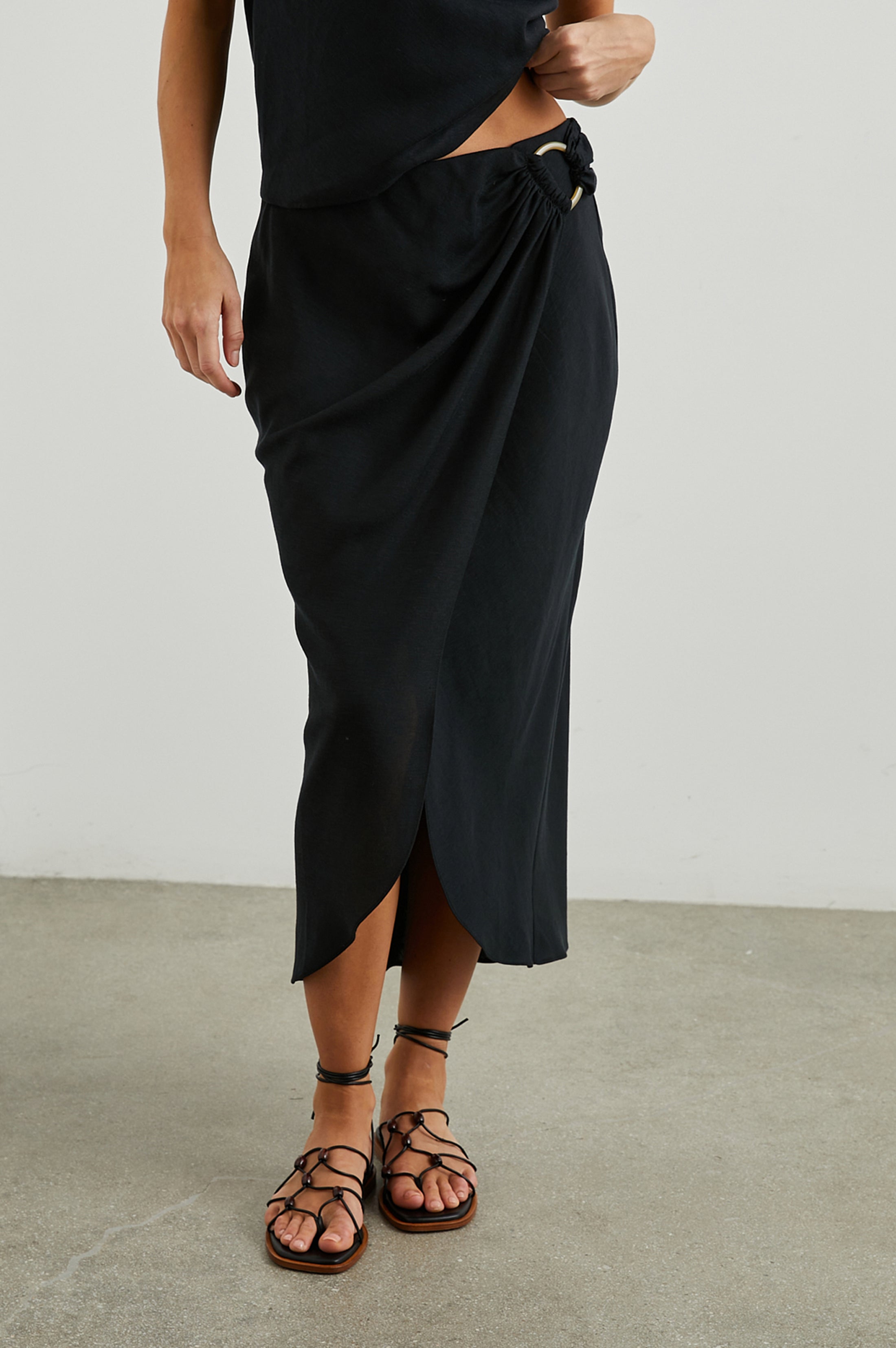 SAMPHA SKIRT - BLACK – Rails