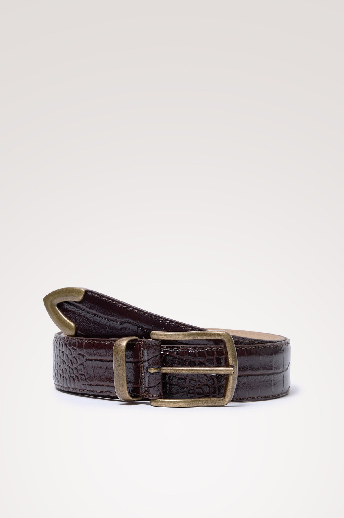 Savona Belt in Croc Embossed Leather With Polished Buckle and Metal Tip in Brown Croc Embossed Gold Colorway - Front Product View Featured