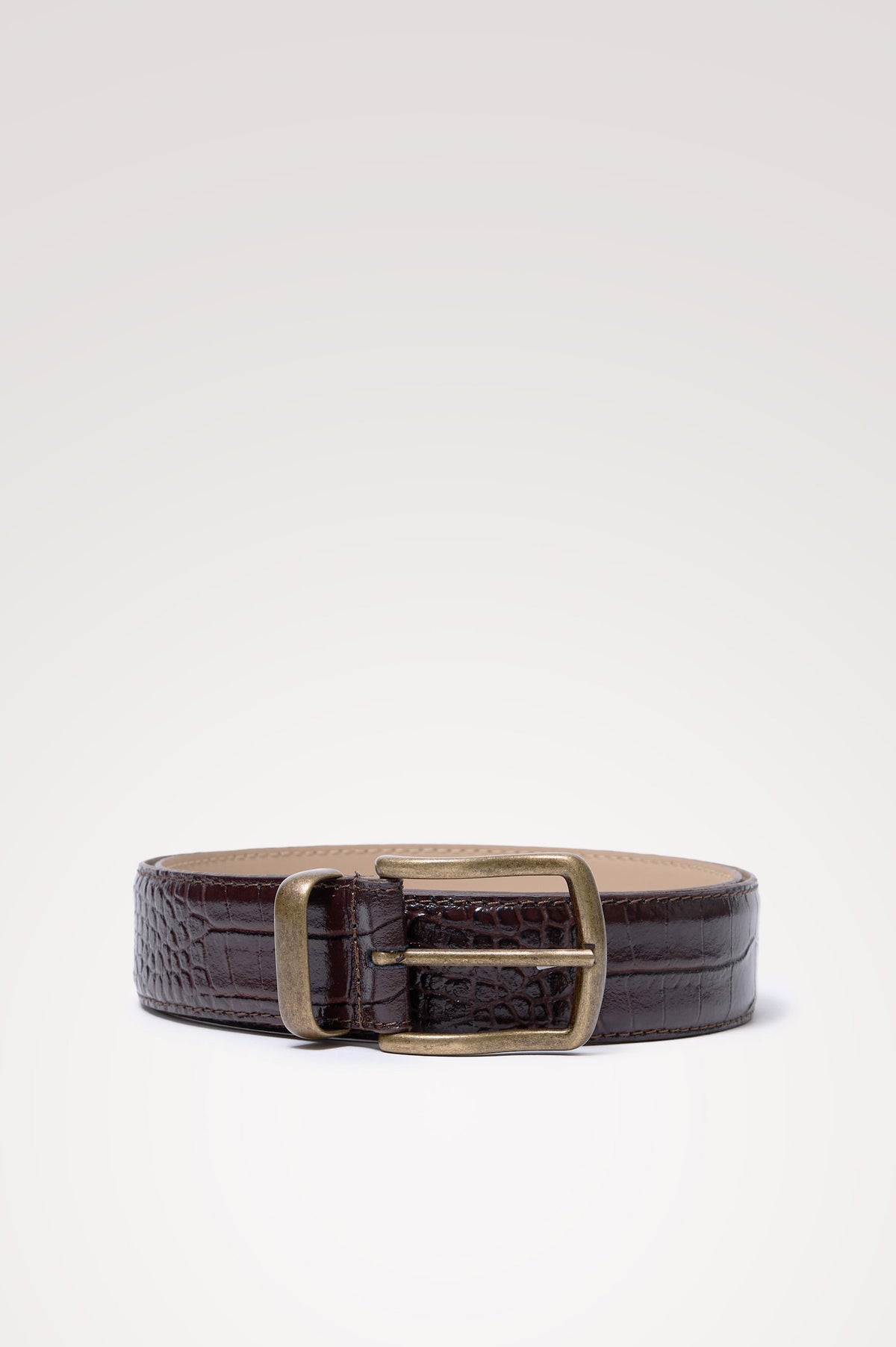 Savona Belt in Croc Embossed Leather With Polished Buckle and Metal Tip in Brown Croc Embossed Gold Colorway - Front Product View Featured