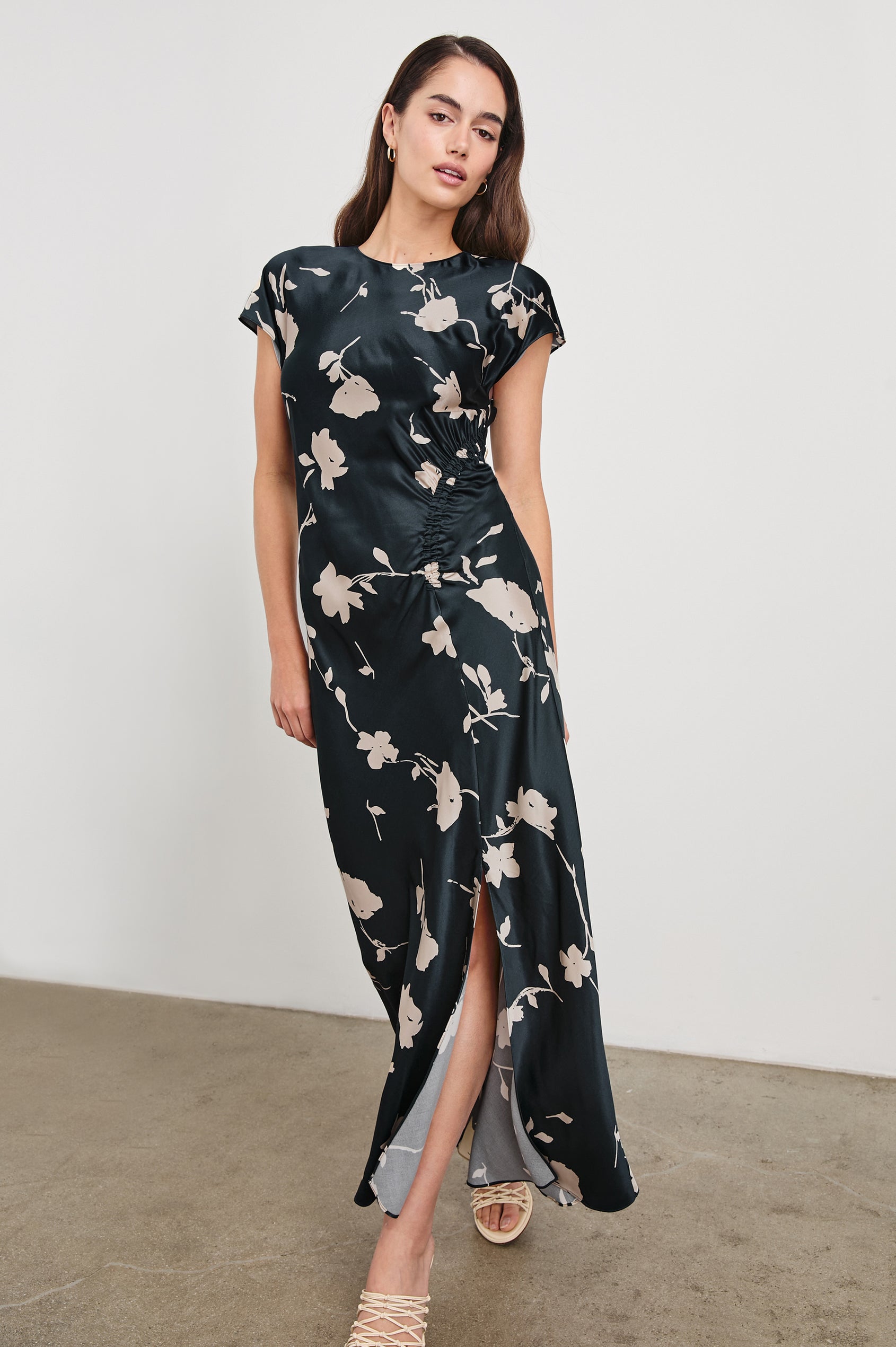 SERENITY-MIDNIGHT-ROSES-FRONT BODY IN MOTION