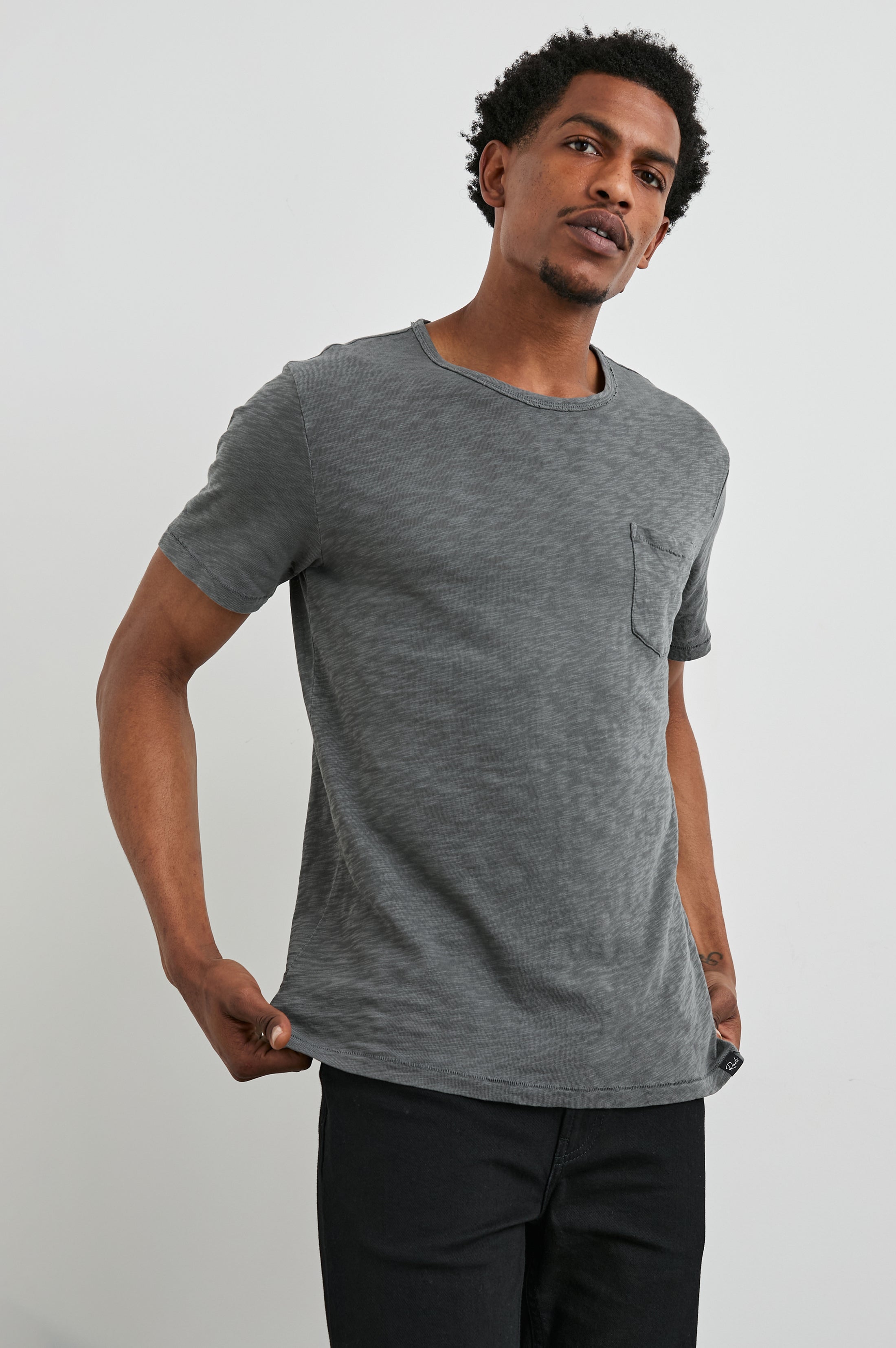 SKIPPER T-SHIRT - WASHED BLACK – Rails
