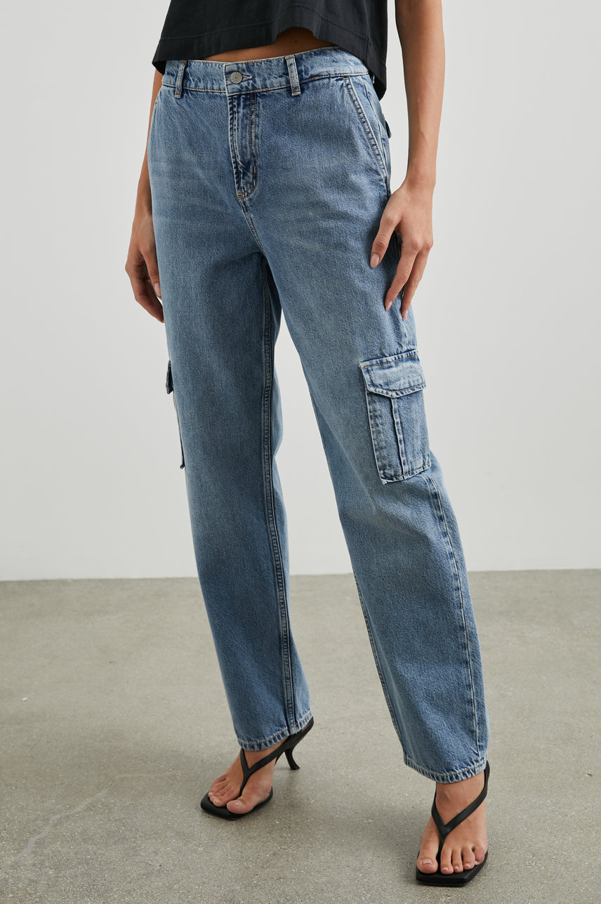 SPEEDWAY-CARGO-BREEZY-BLUE- FRONT