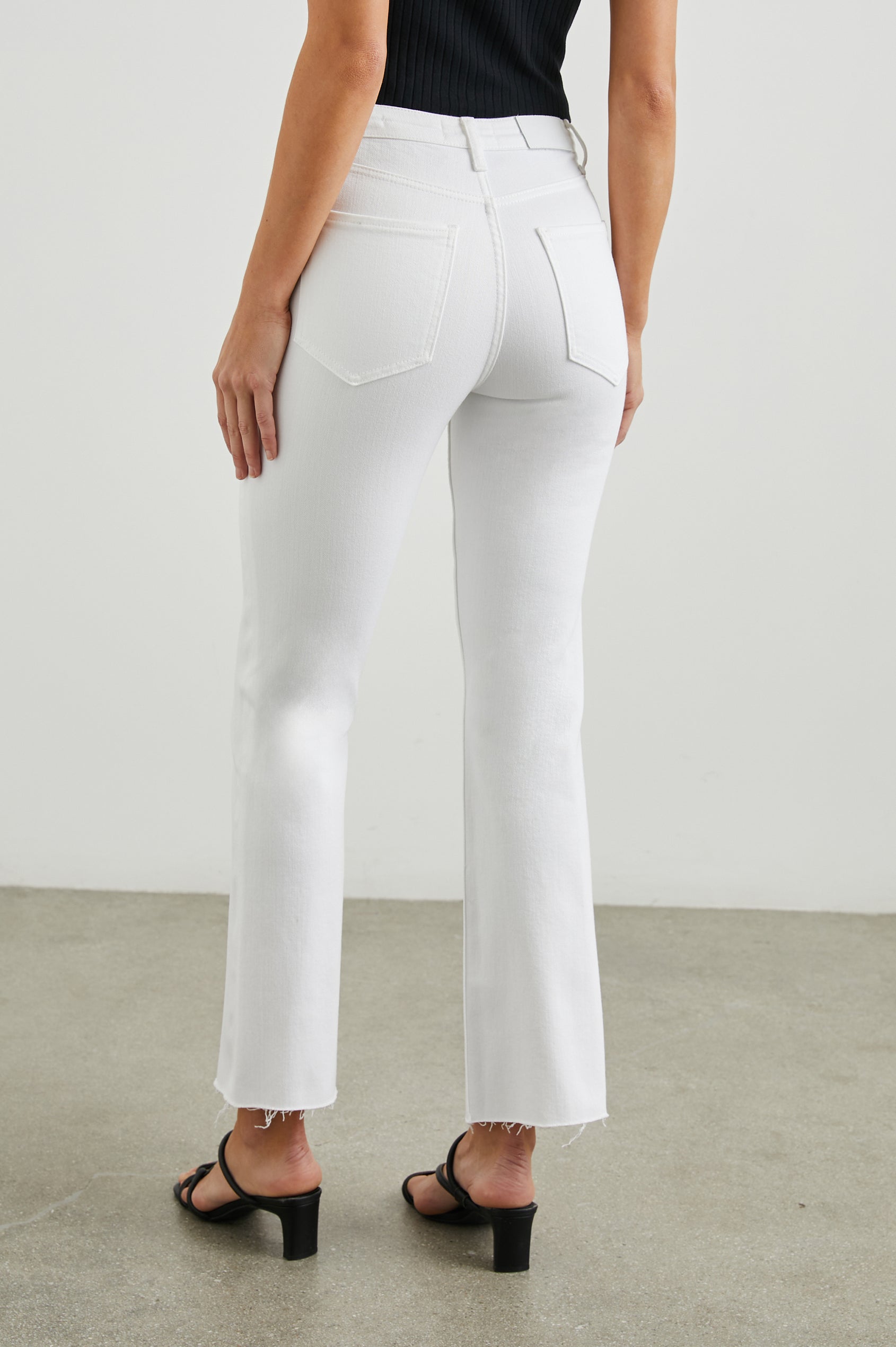 SUNSET CROP SLIM FLARE - SALT WHITE - BACK BODY