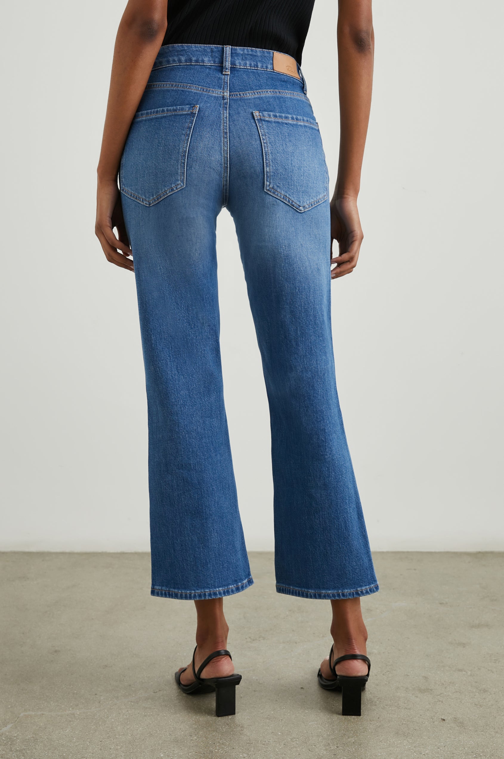 SUNSET CROP SLIM FLARE - TIDAL WAVE - BACK BODY