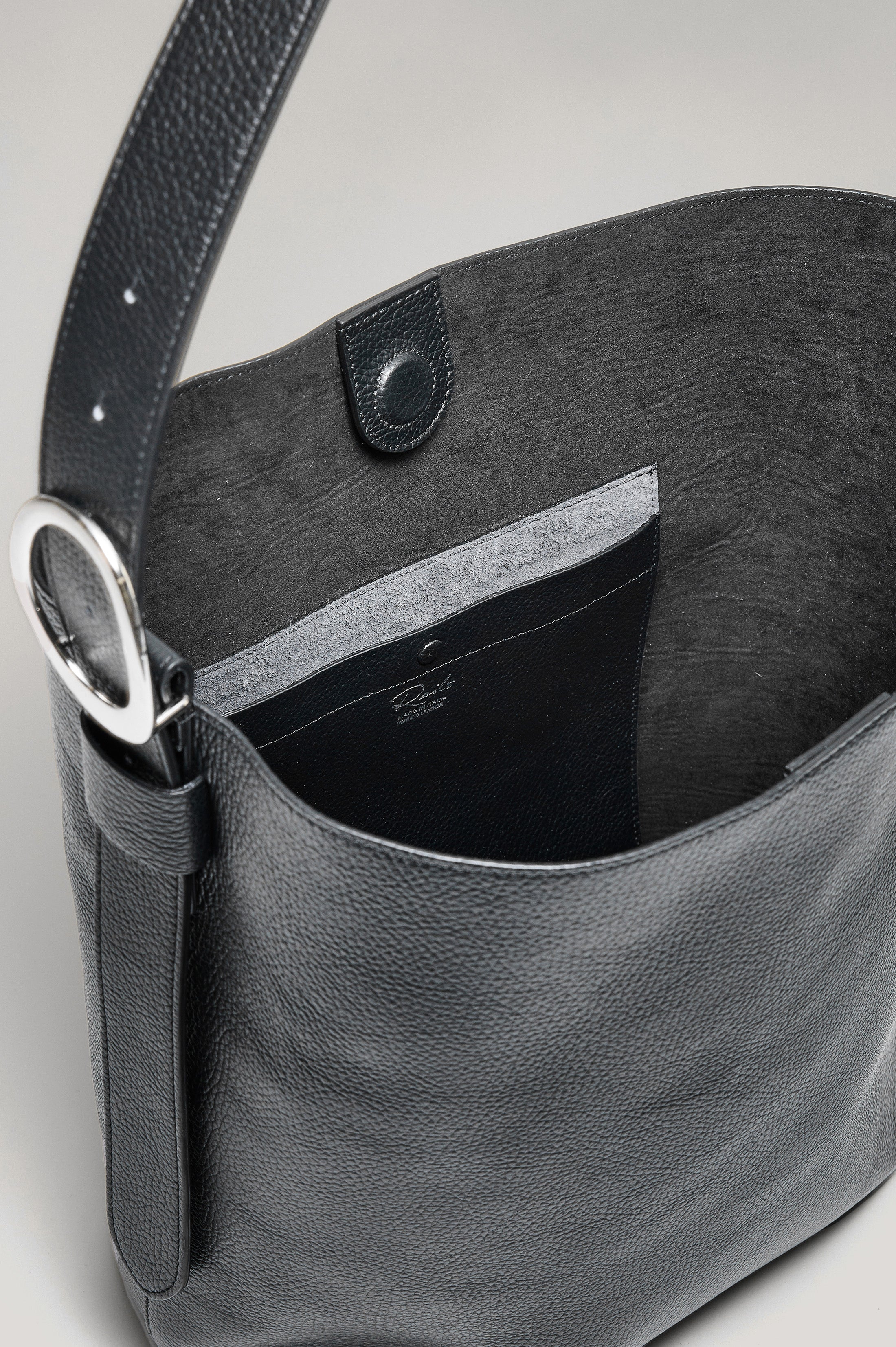 TORINO BUCKET BAG - BLACK PEBBLE LEATHER – Rails