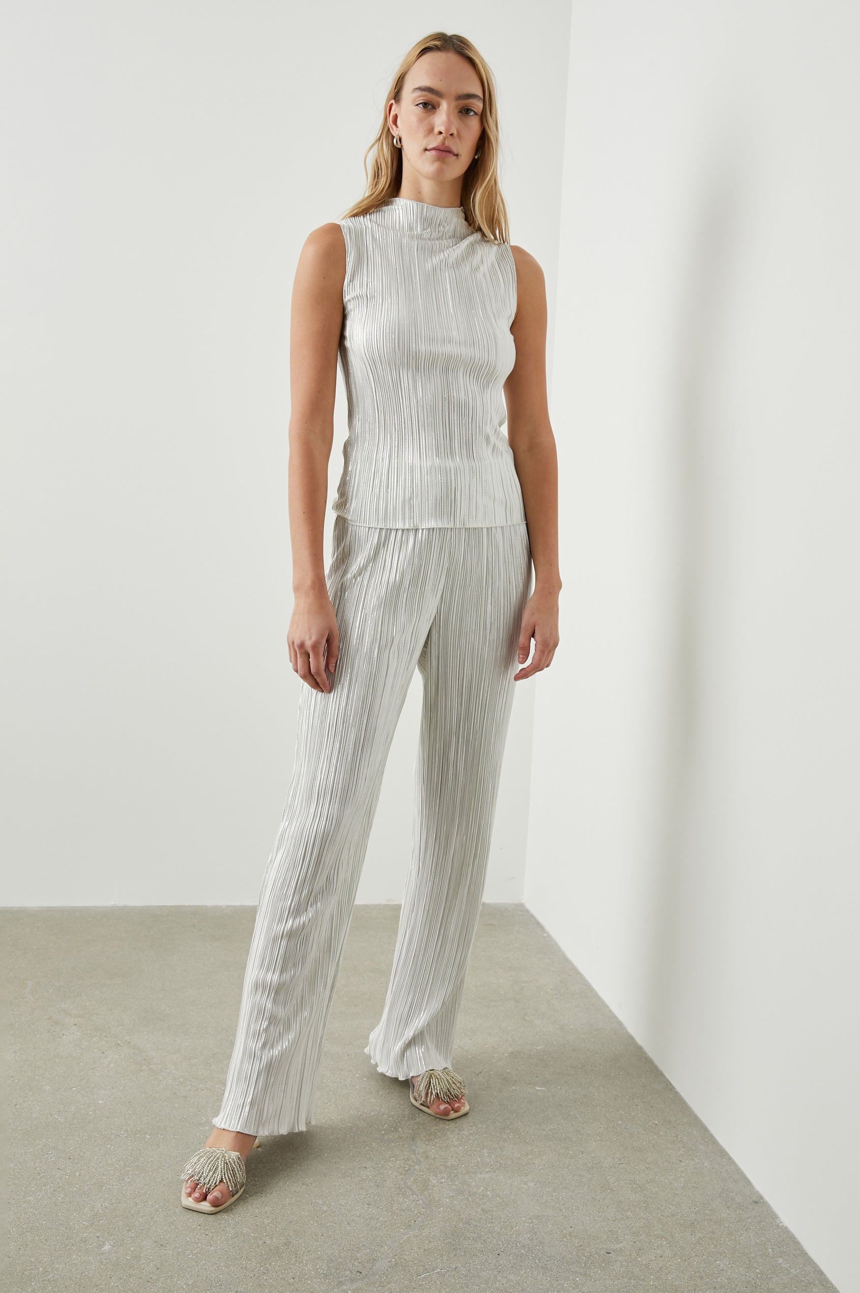 TREA TOP FROST Rails