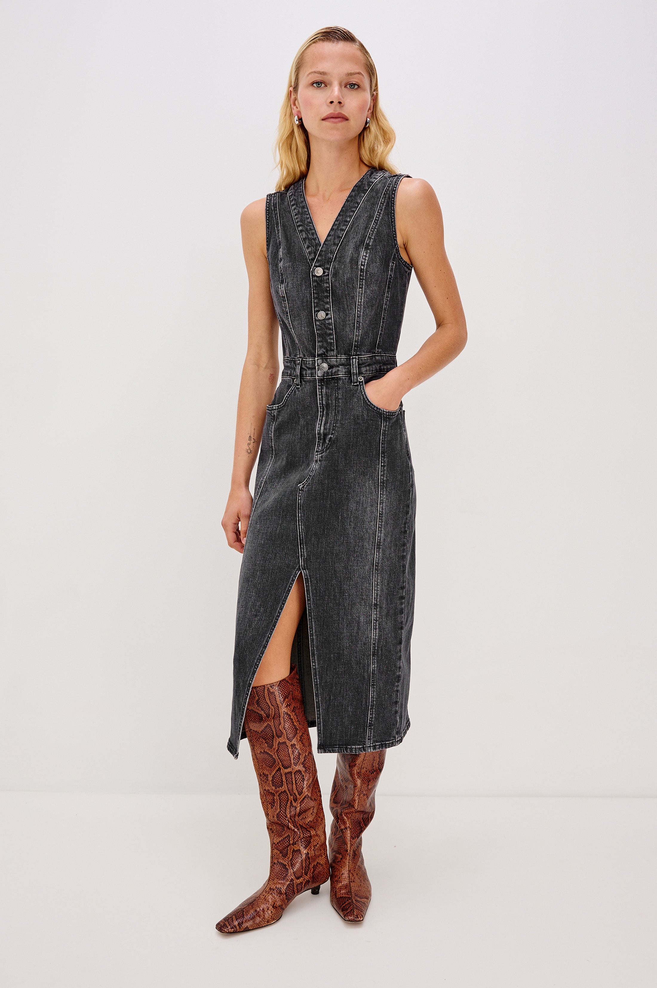 WESTWOOD-BLACK-PEARL-1_2200x.