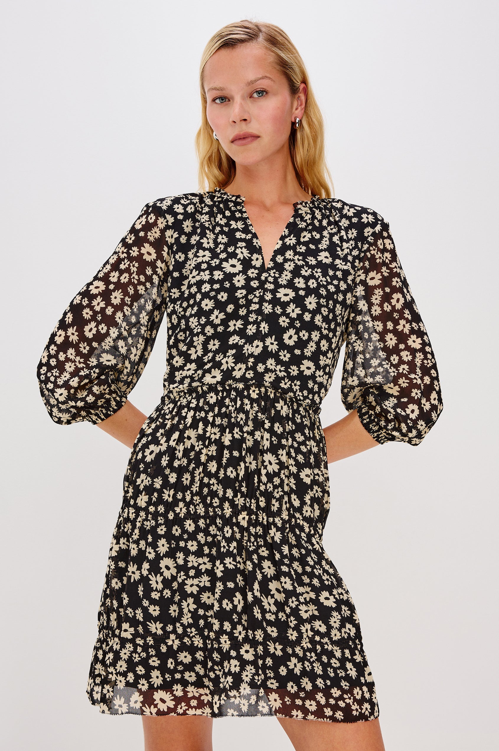 YOLANI DRESS - SUN DAISIES