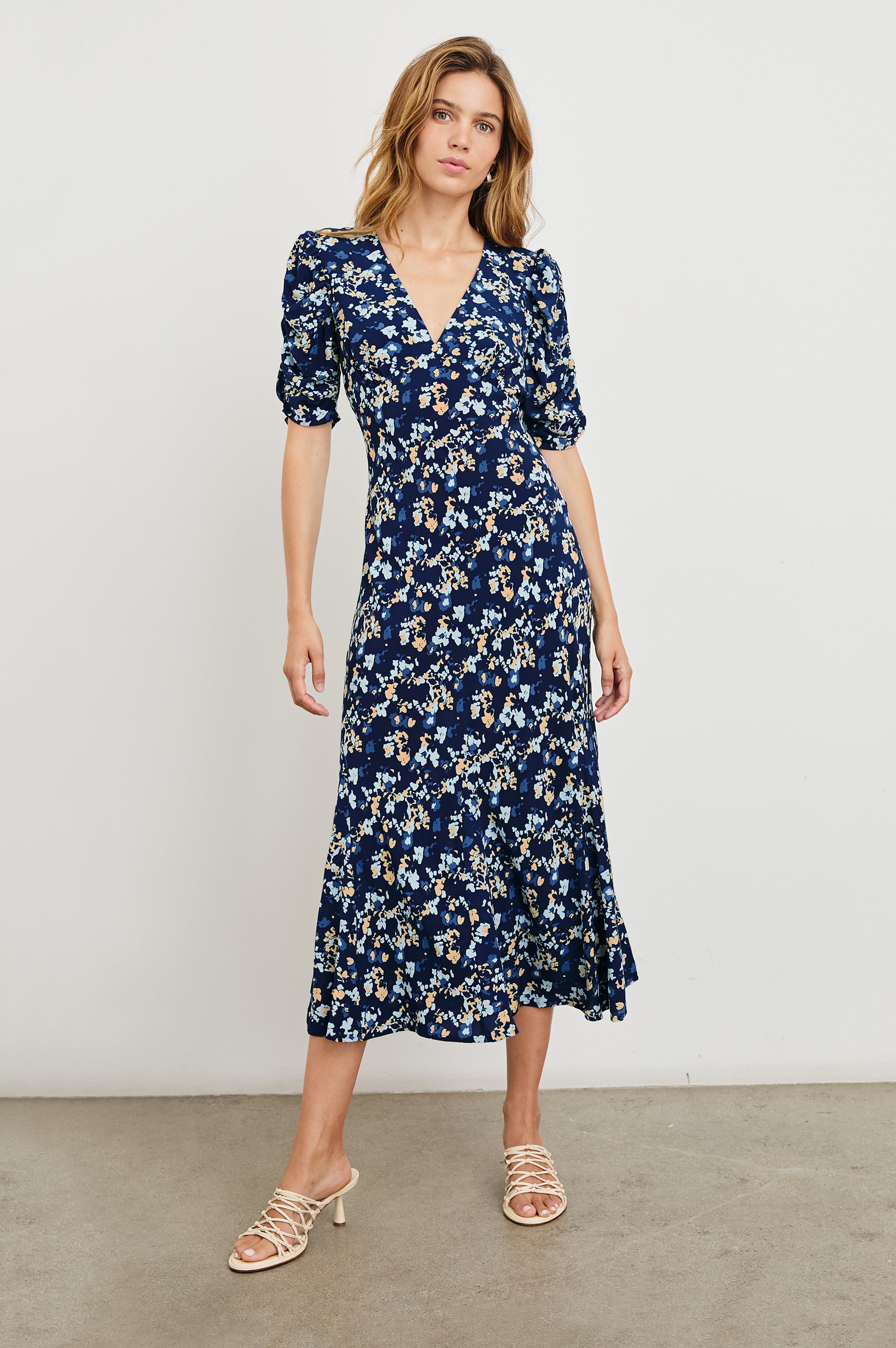 ZARIAH DRESS - NAVY FLORA – Rails