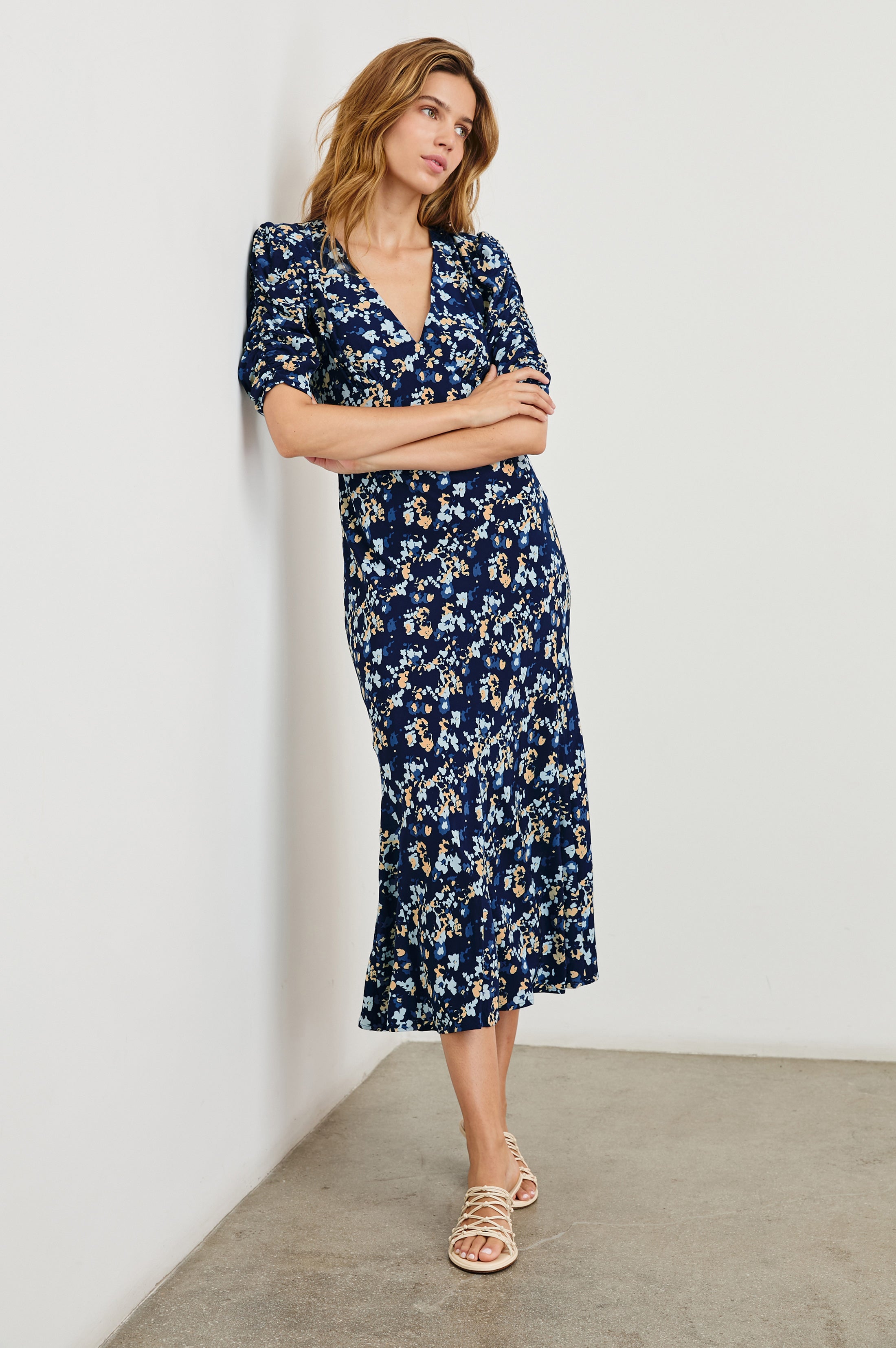 ZARIAH DRESS - NAVY FLORA – Rails